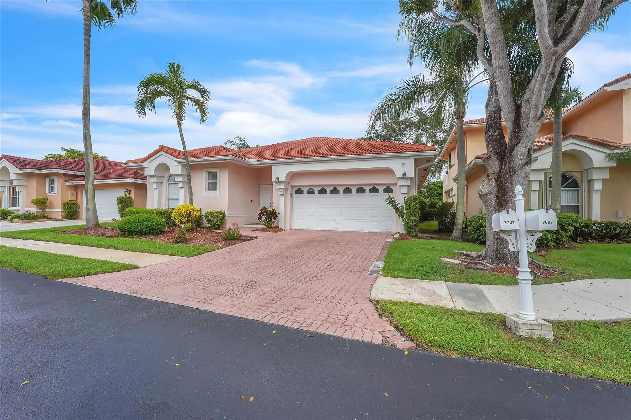 7701 Highlands Cir