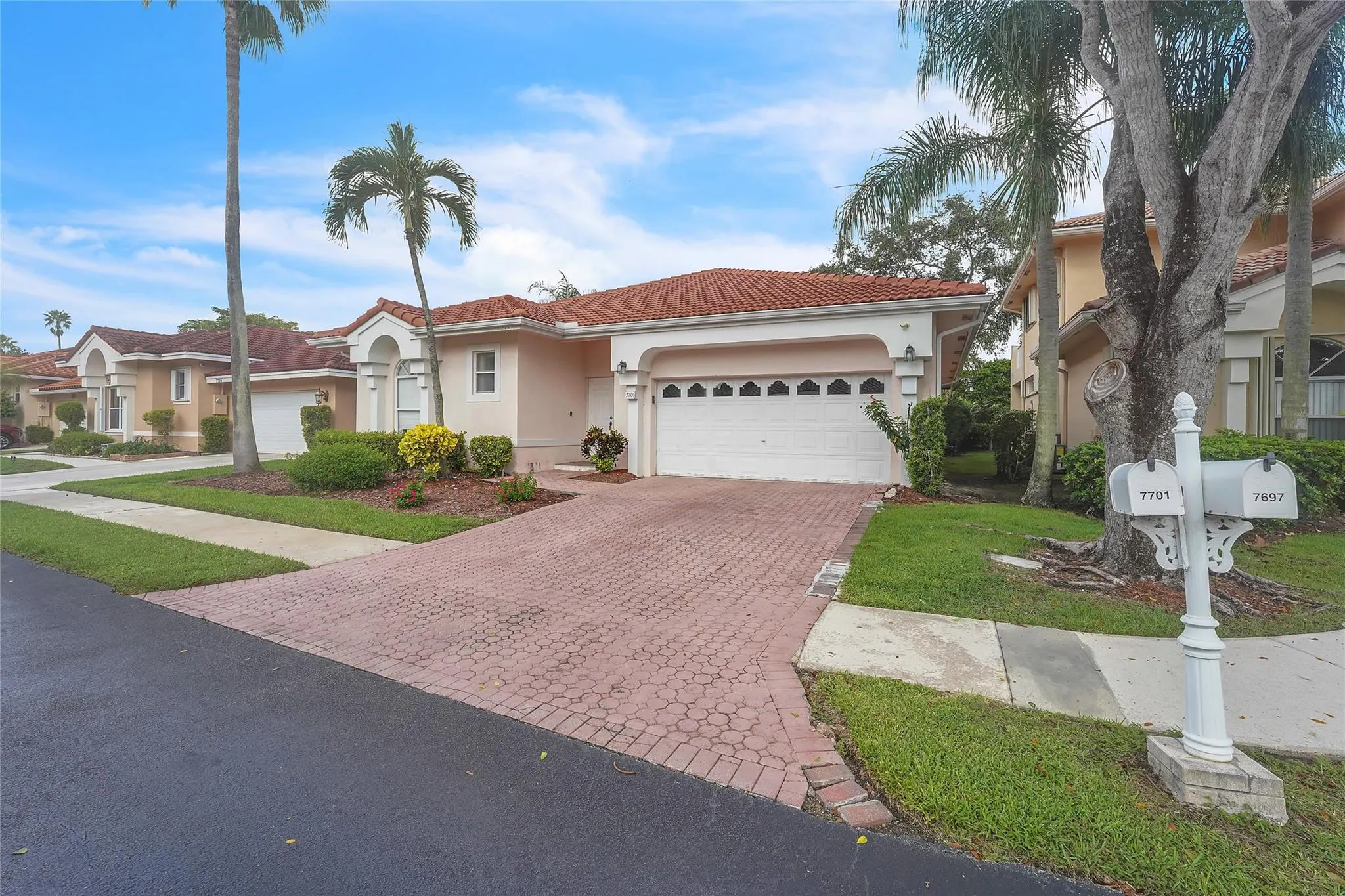 7701 Highlands Cir