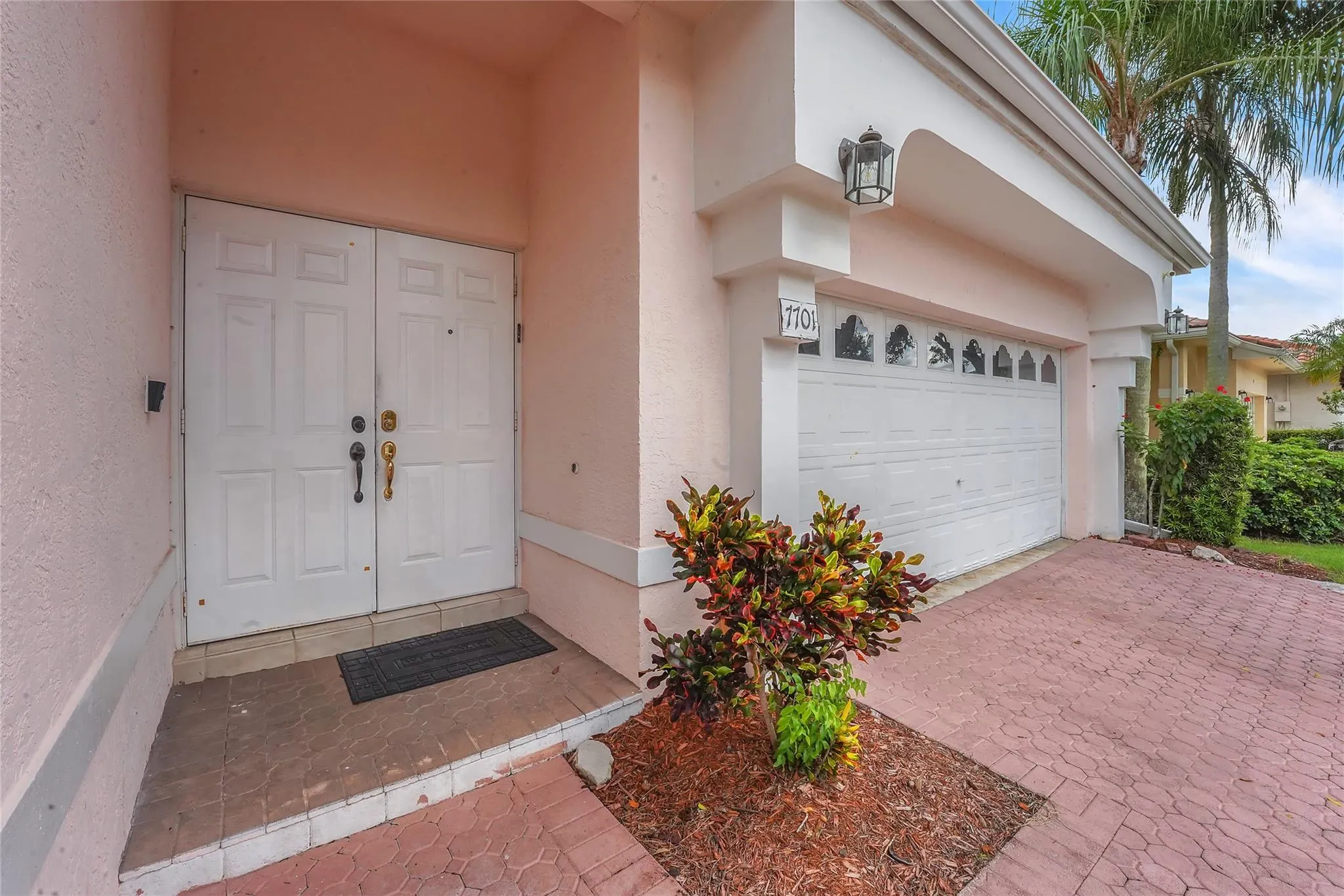 7701 Highlands Cir