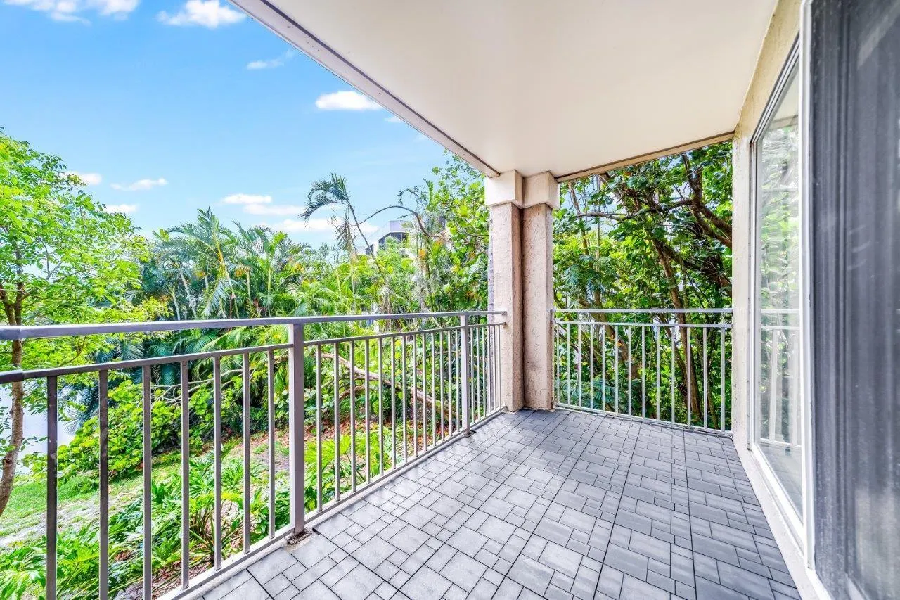 1885 Palm Cove Boulevard, #10-208