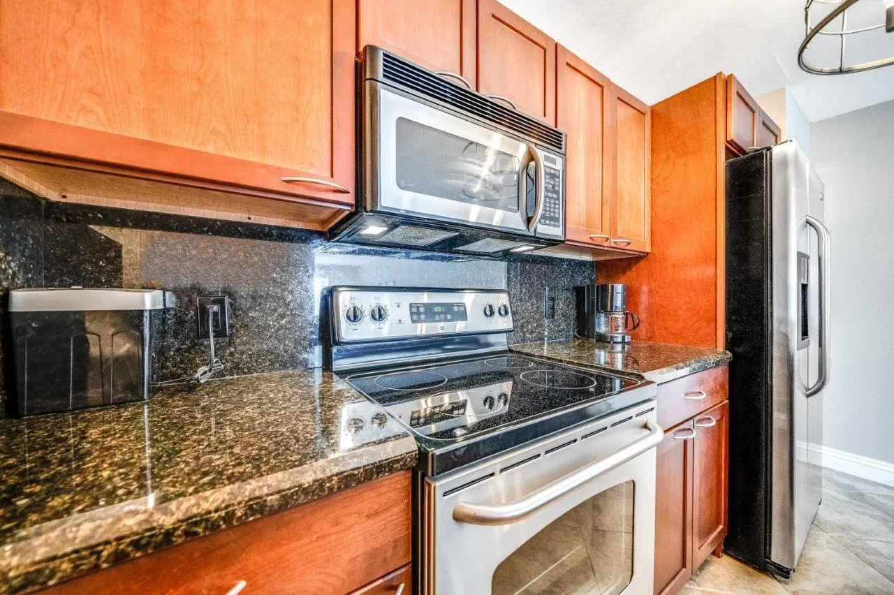 1885 Palm Cove Boulevard, #10-208