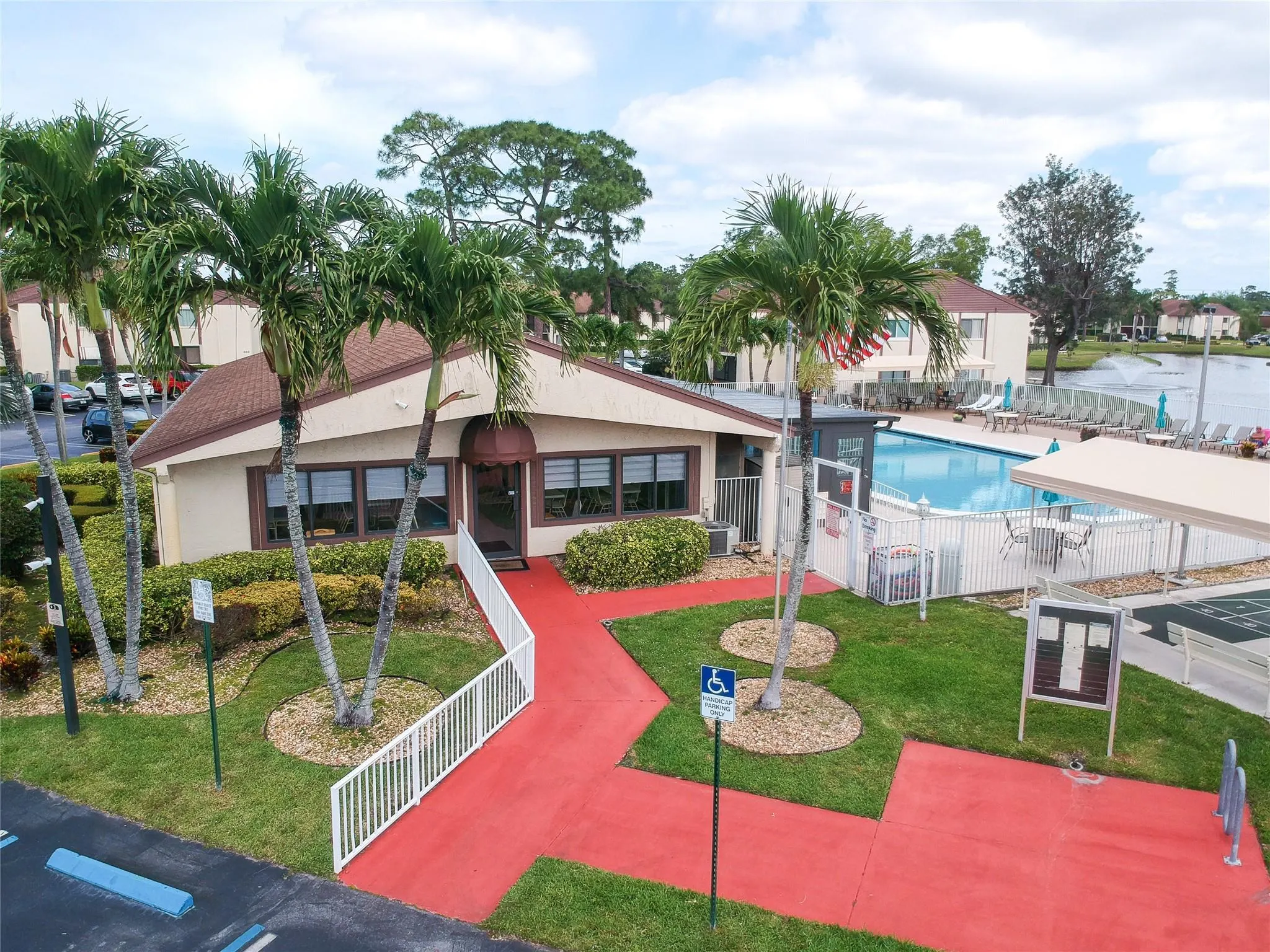 340 Knotty Pine Cir, #B2