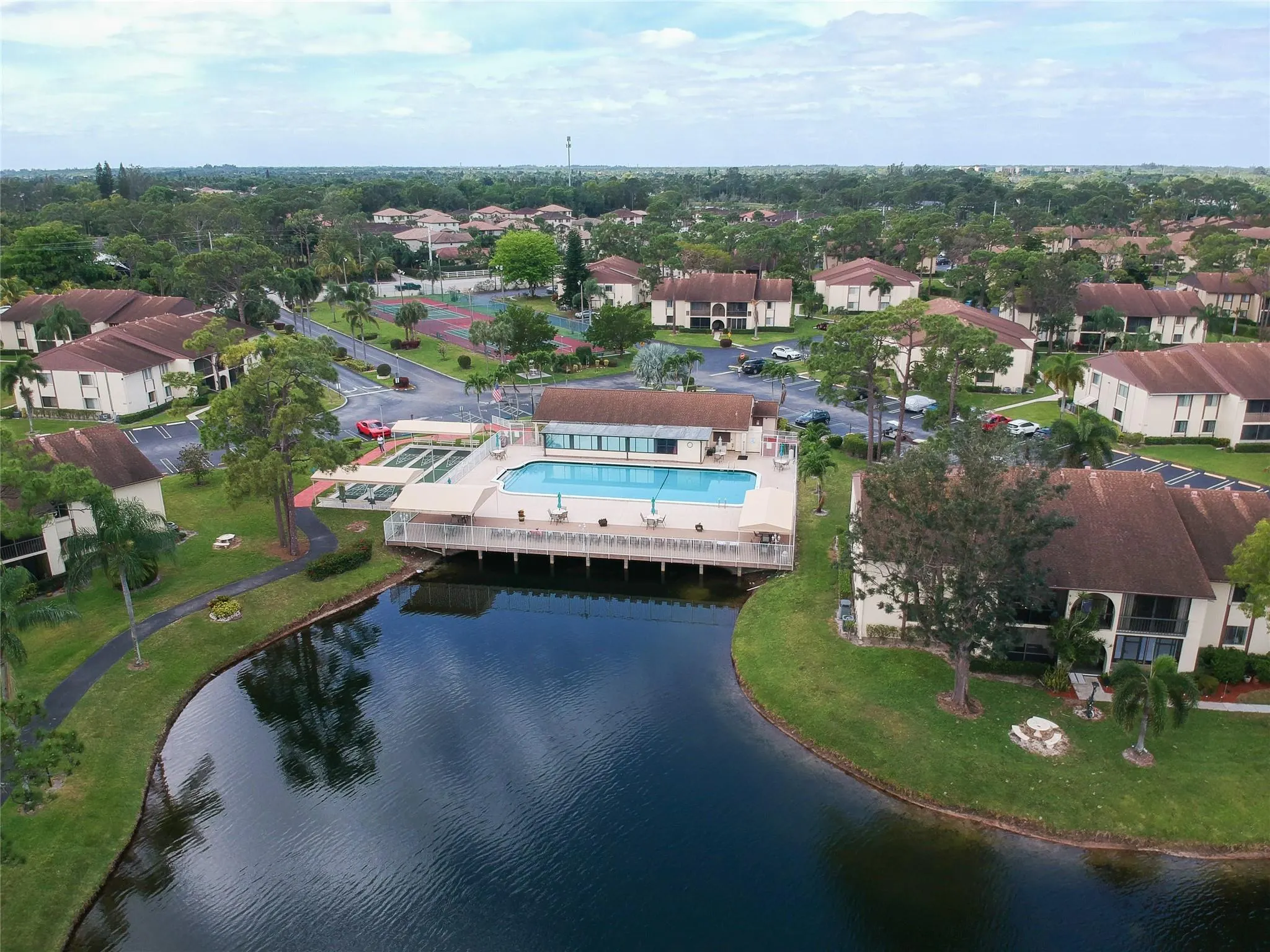 340 Knotty Pine Cir, #B2