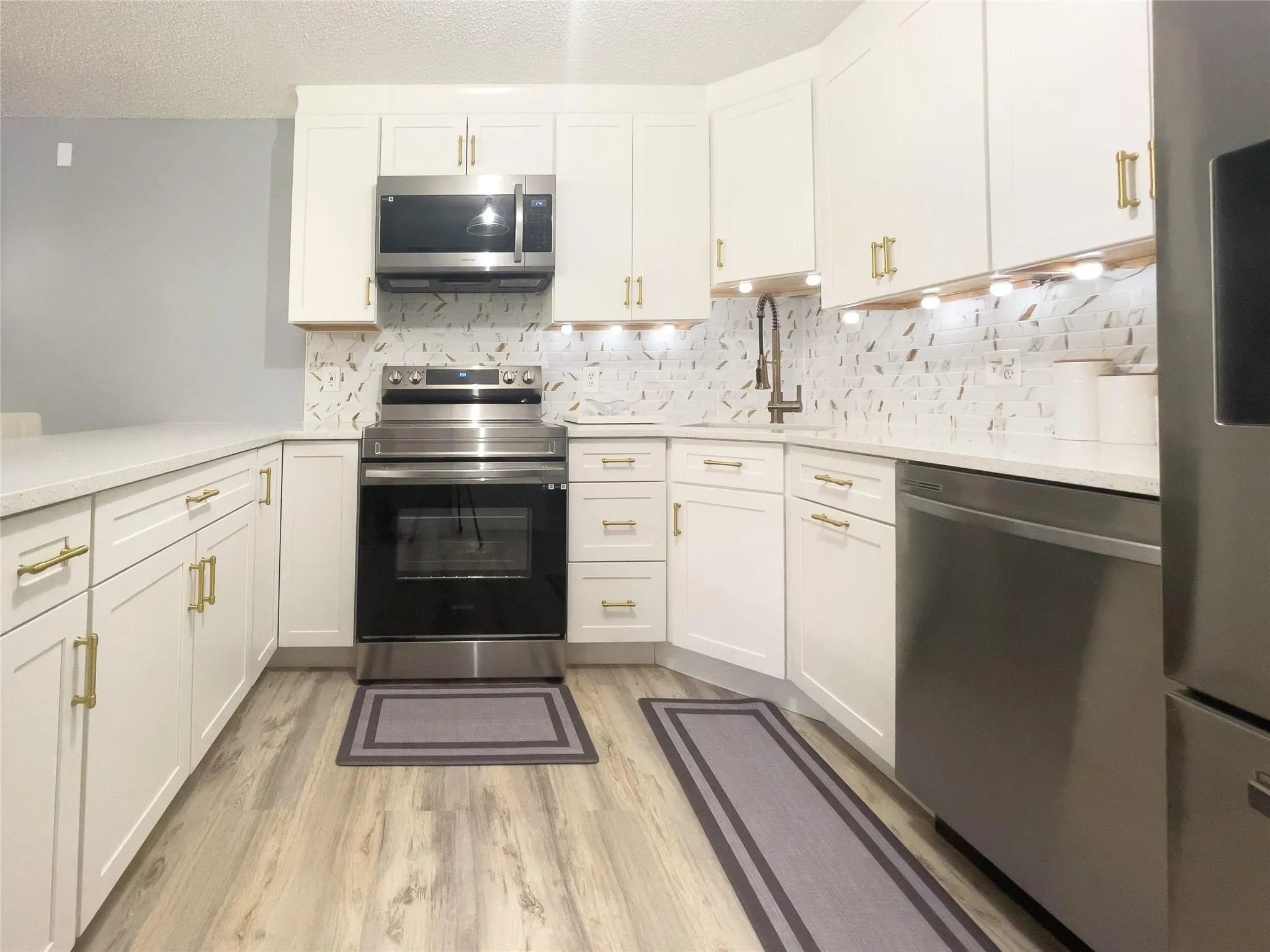 340 Knotty Pine Cir, #B2