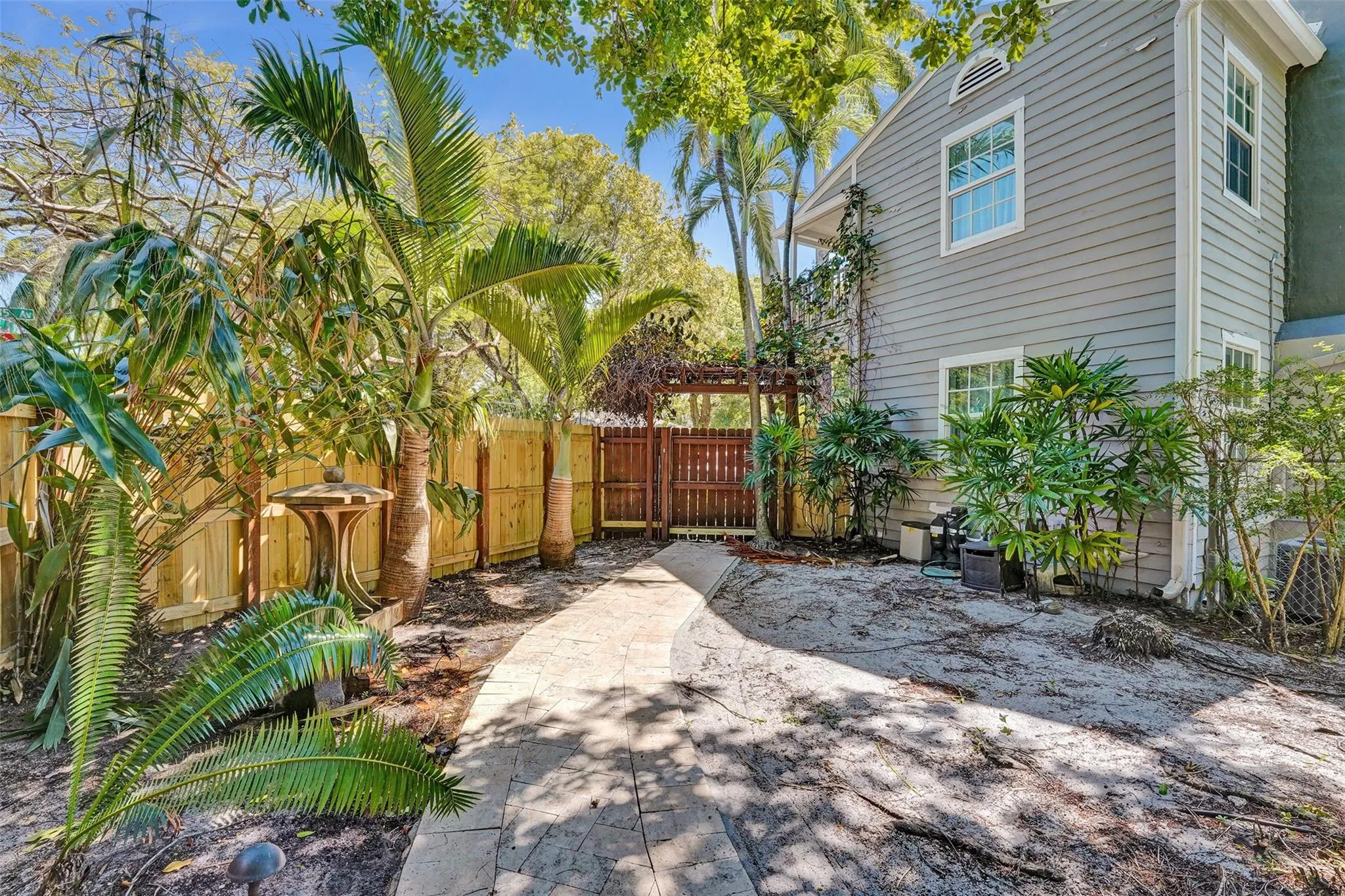 459 NE 15th Ave