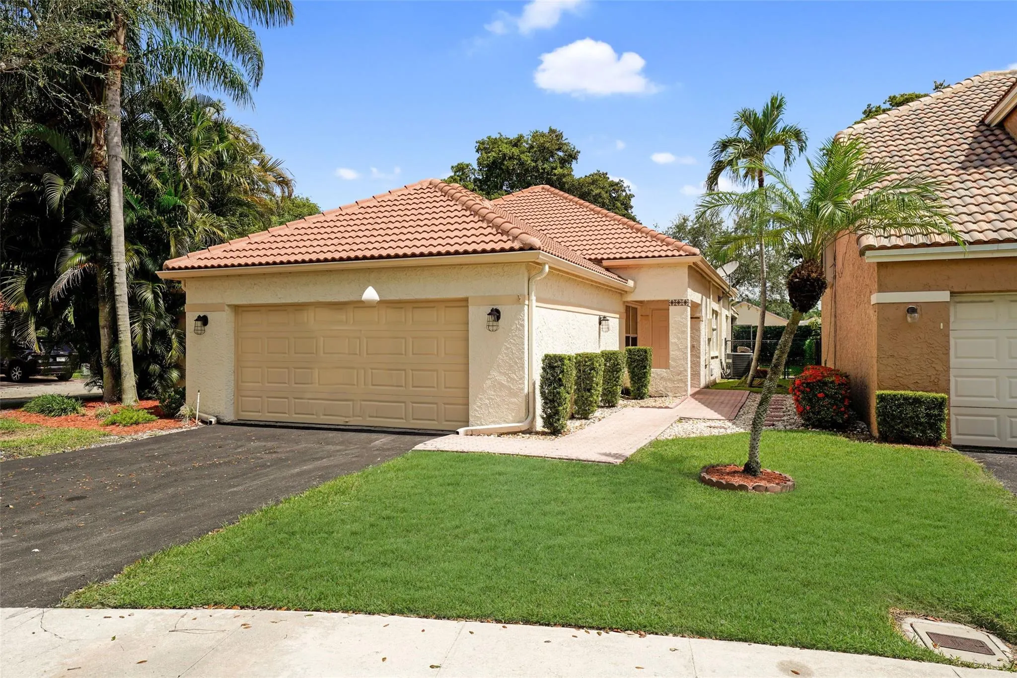 2687 Oak Park Cir