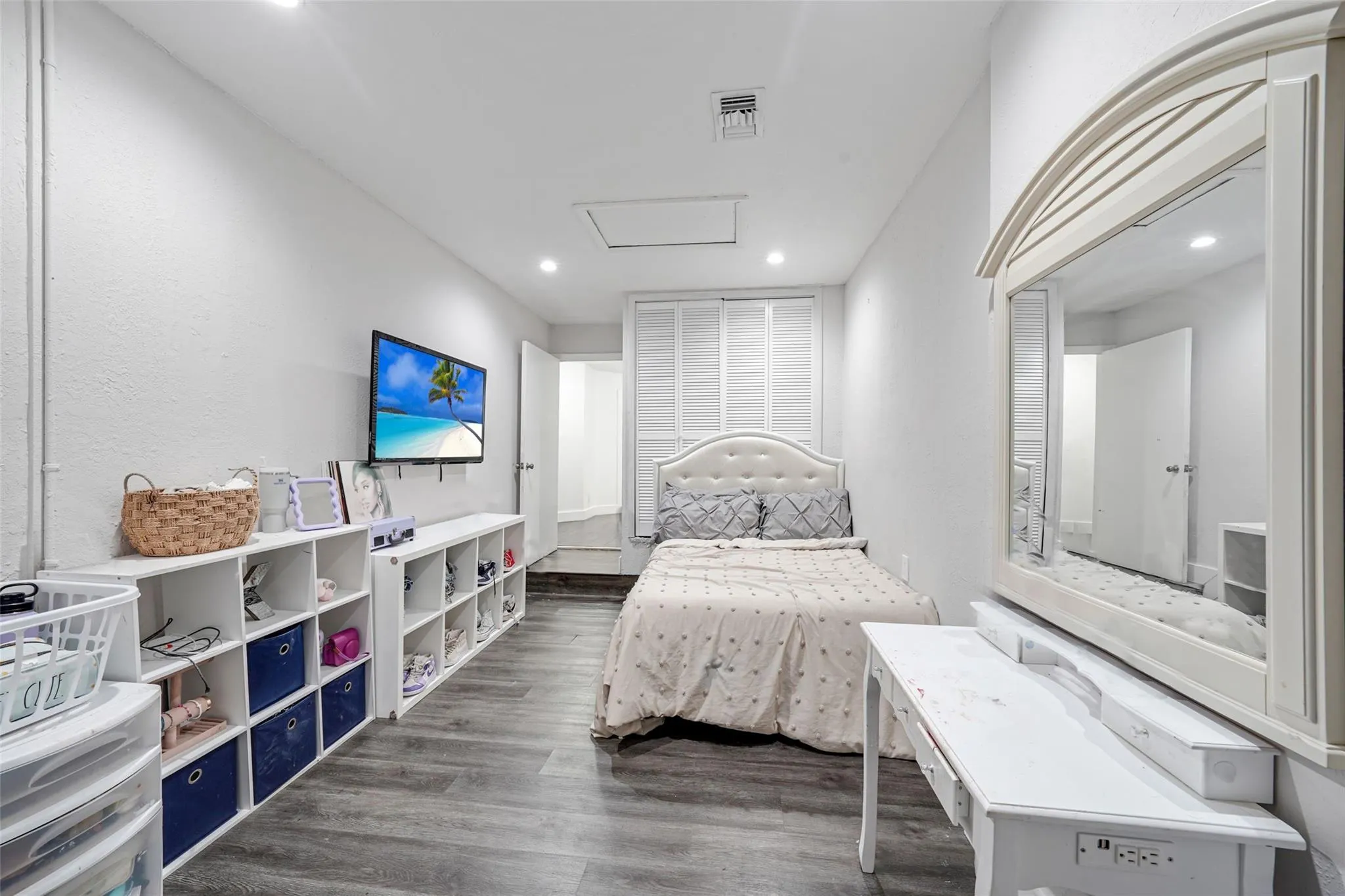 2687 Oak Park Cir