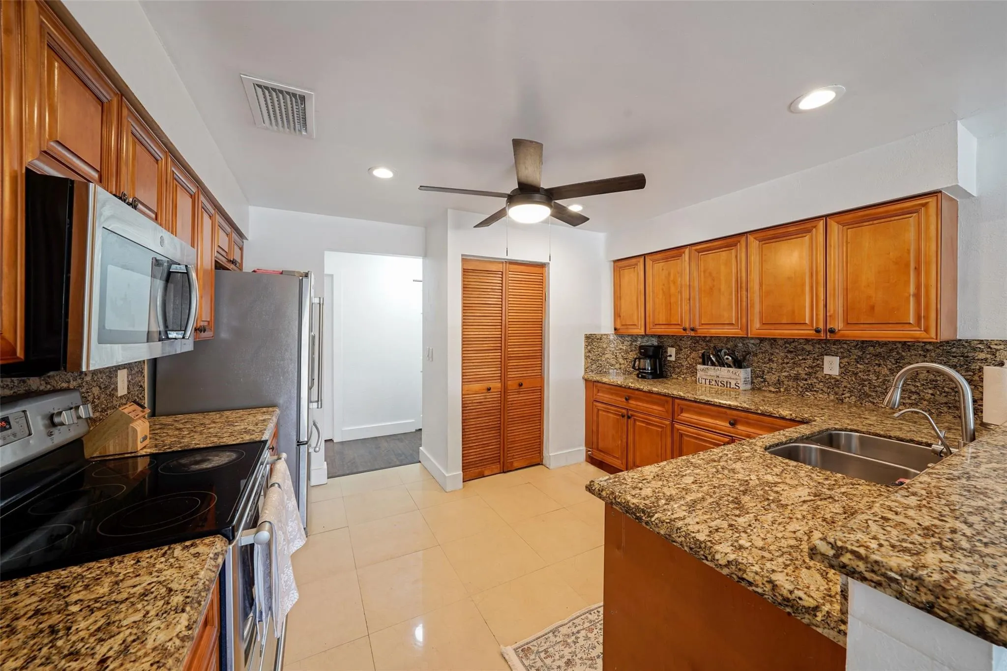 2687 Oak Park Cir