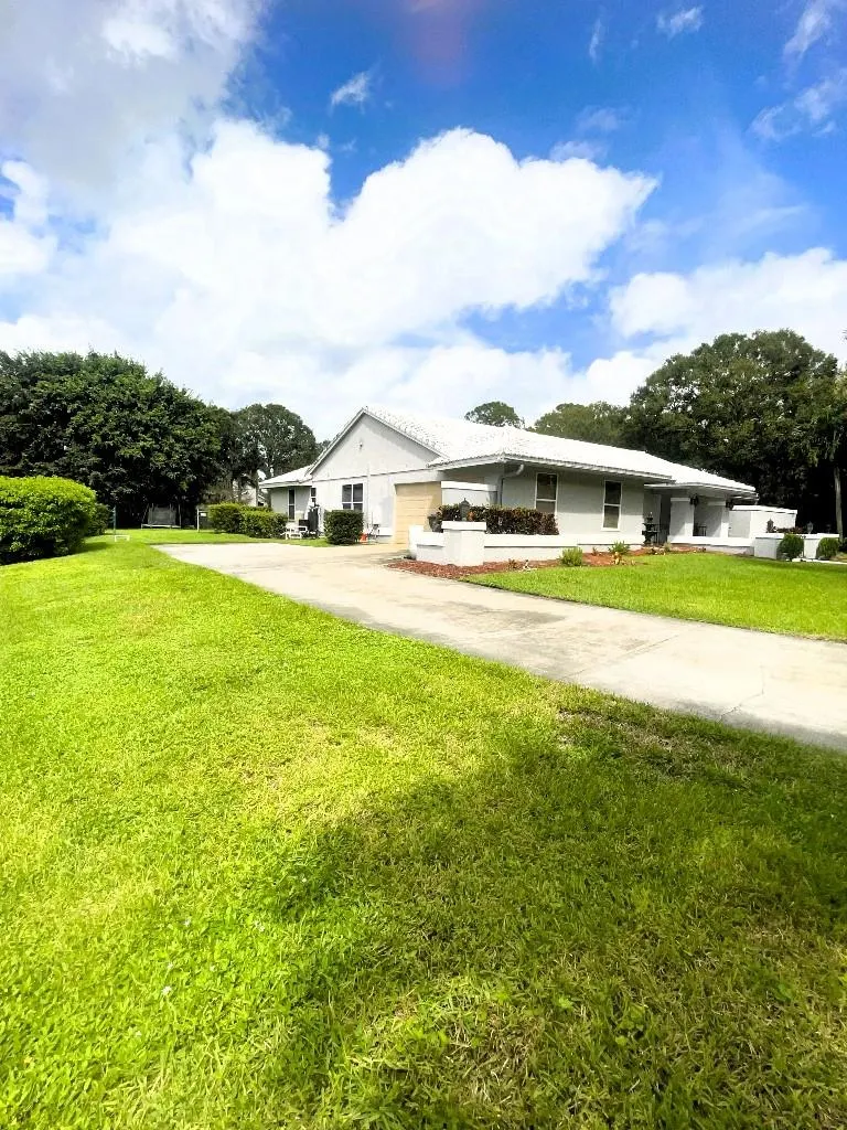 14183 Greentree Trl