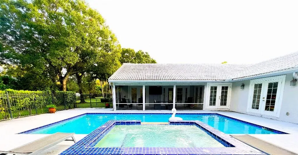 14183 Greentree Trl