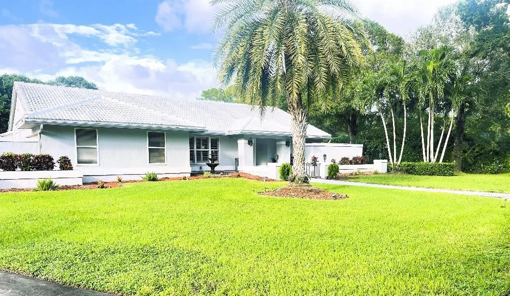 14183 Greentree Trl
