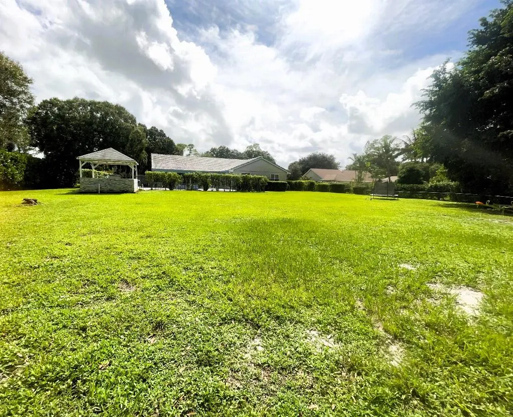 14183 Greentree Trl