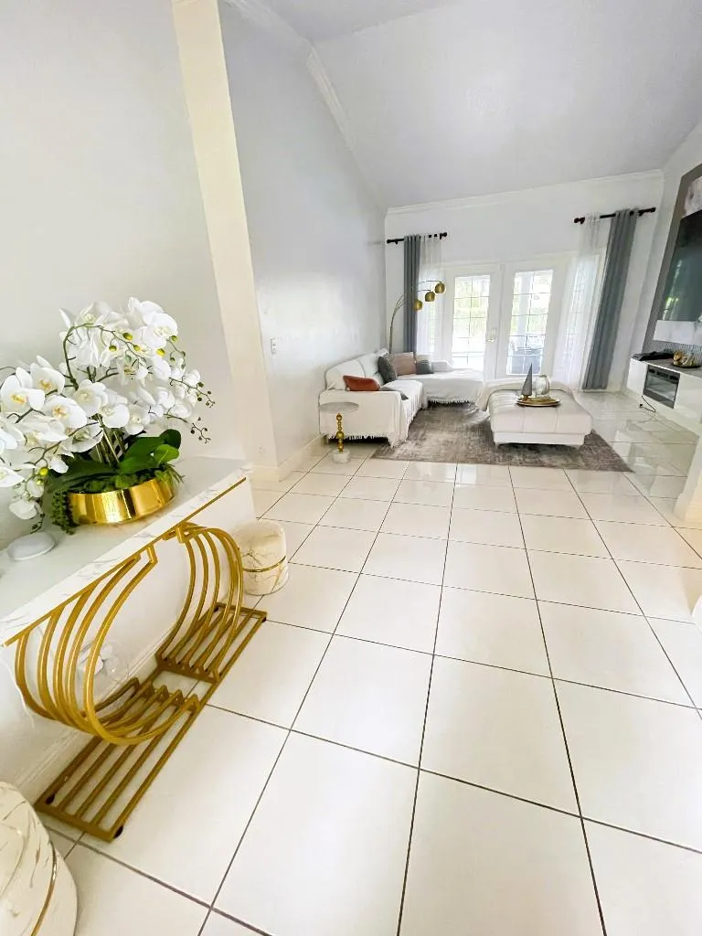14183 Greentree Trl