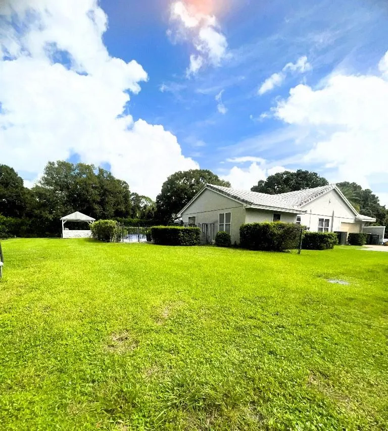 14183 Greentree Trl