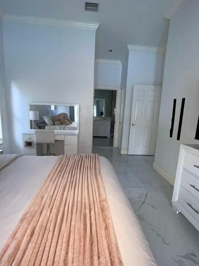 14183 Greentree Trl