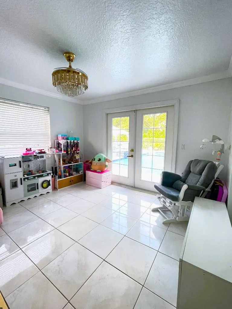 14183 Greentree Trl