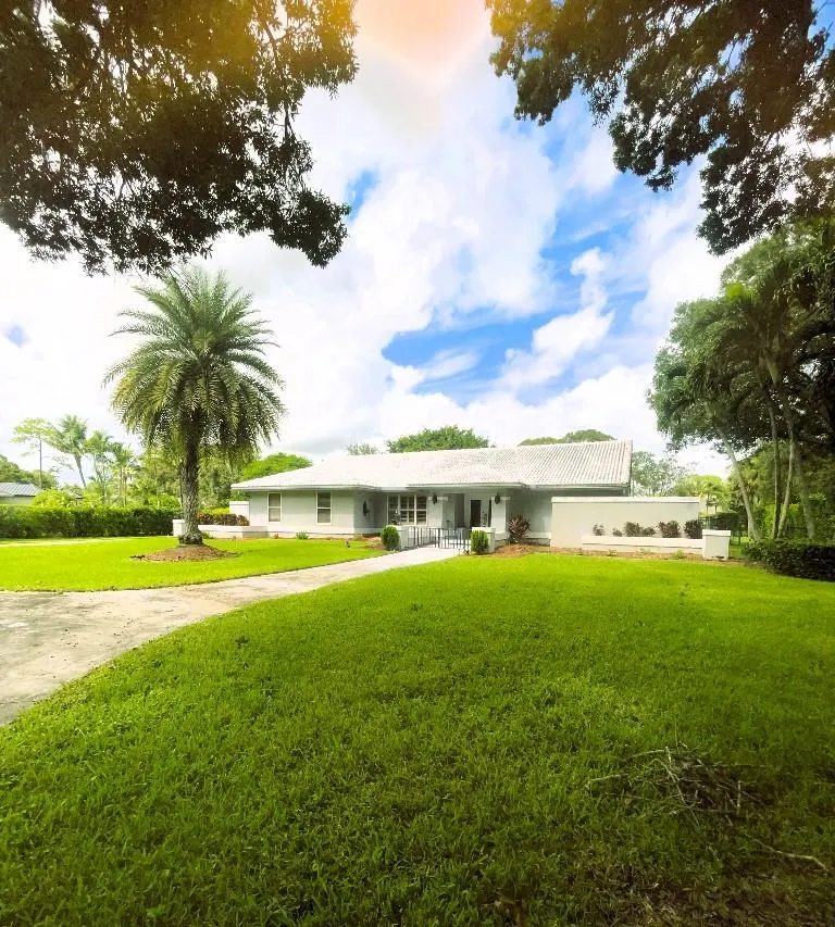 14183 Greentree Trl