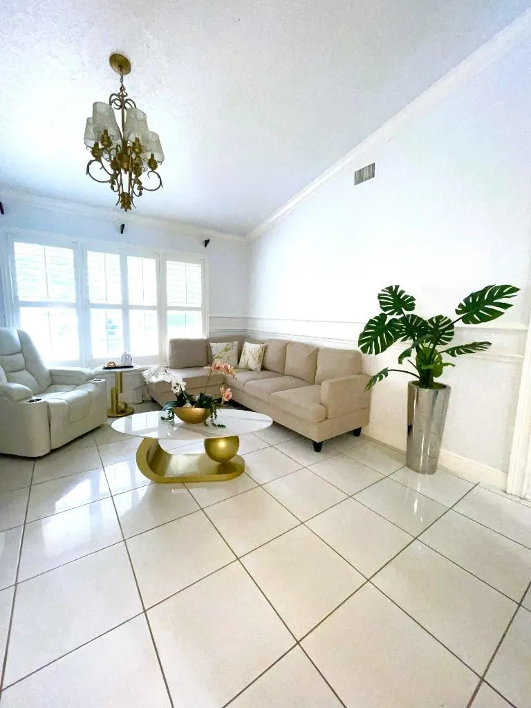 14183 Greentree Trl