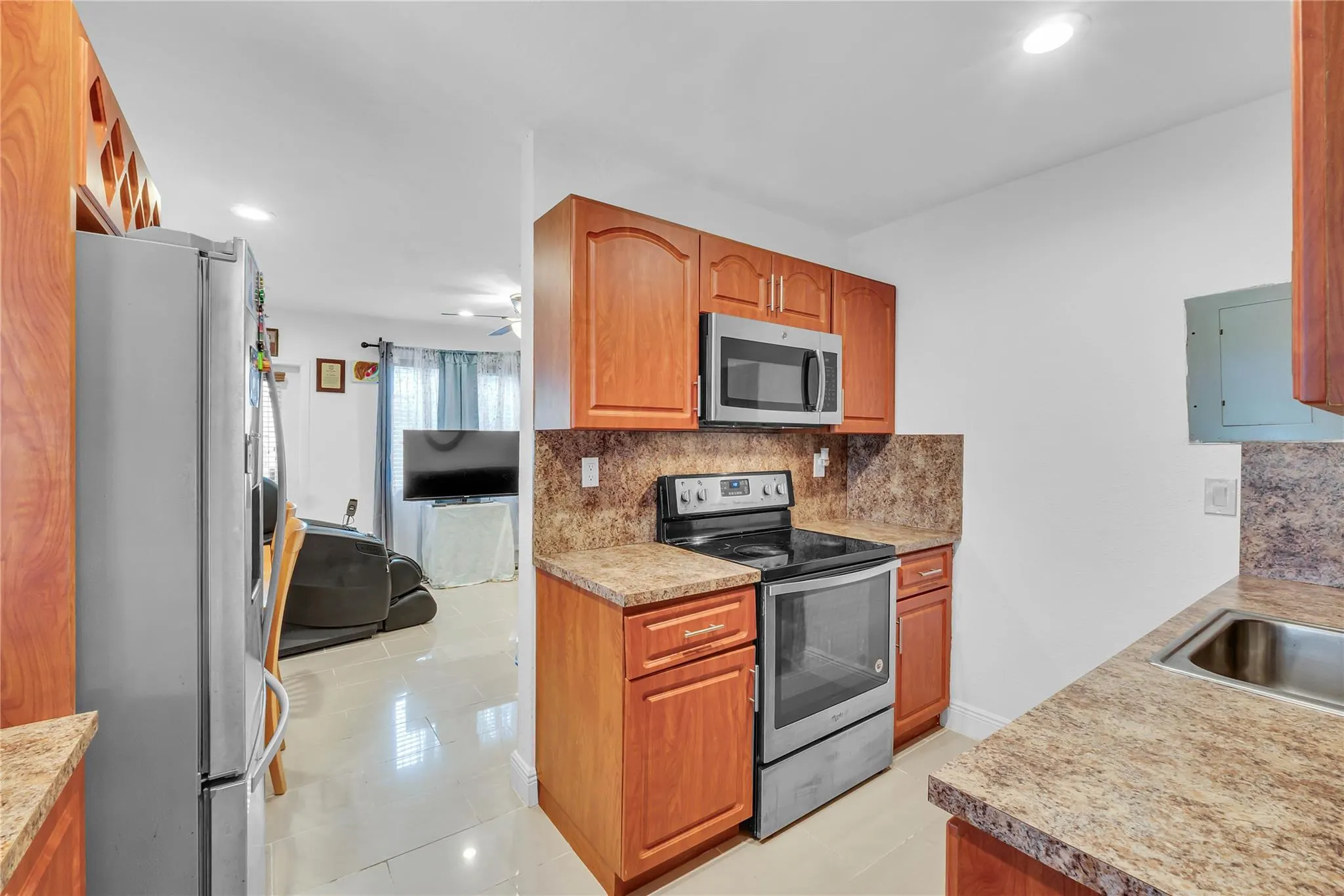 891 NW 34th Ter