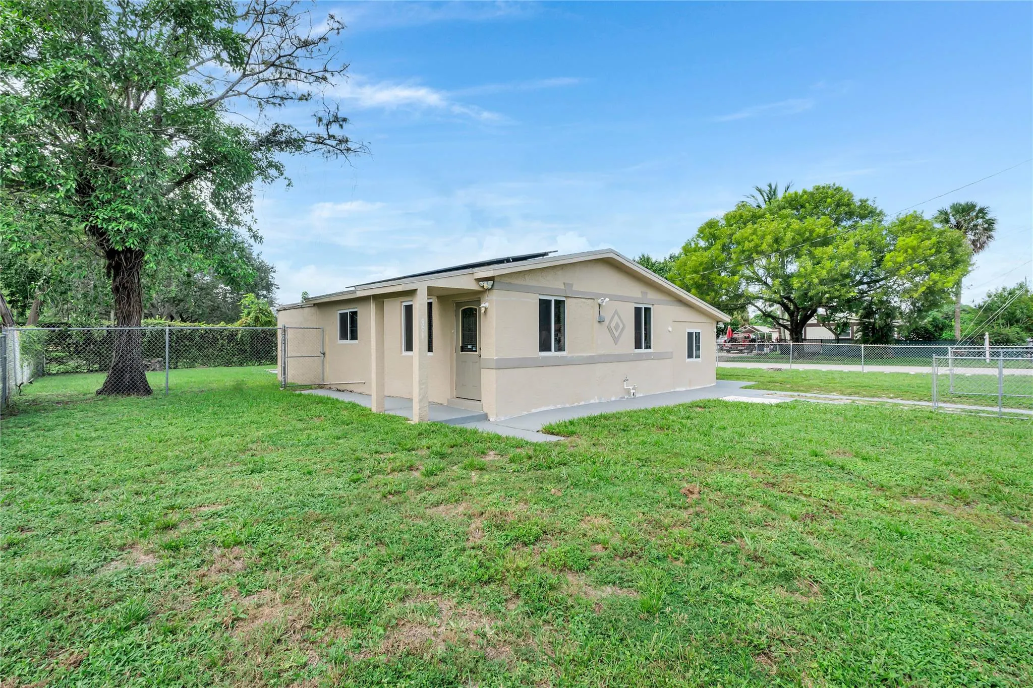 891 NW 34th Ter
