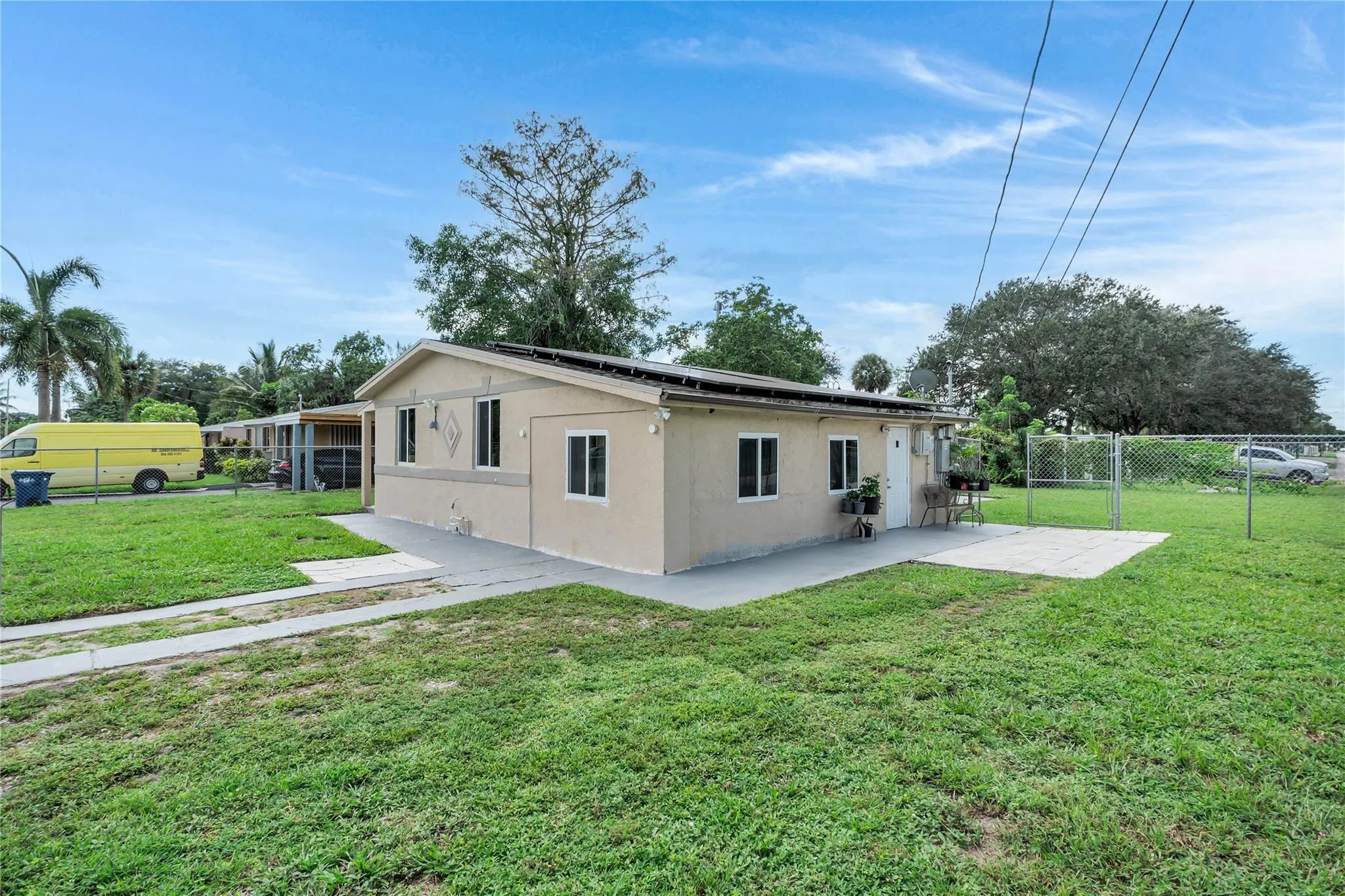 891 NW 34th Ter