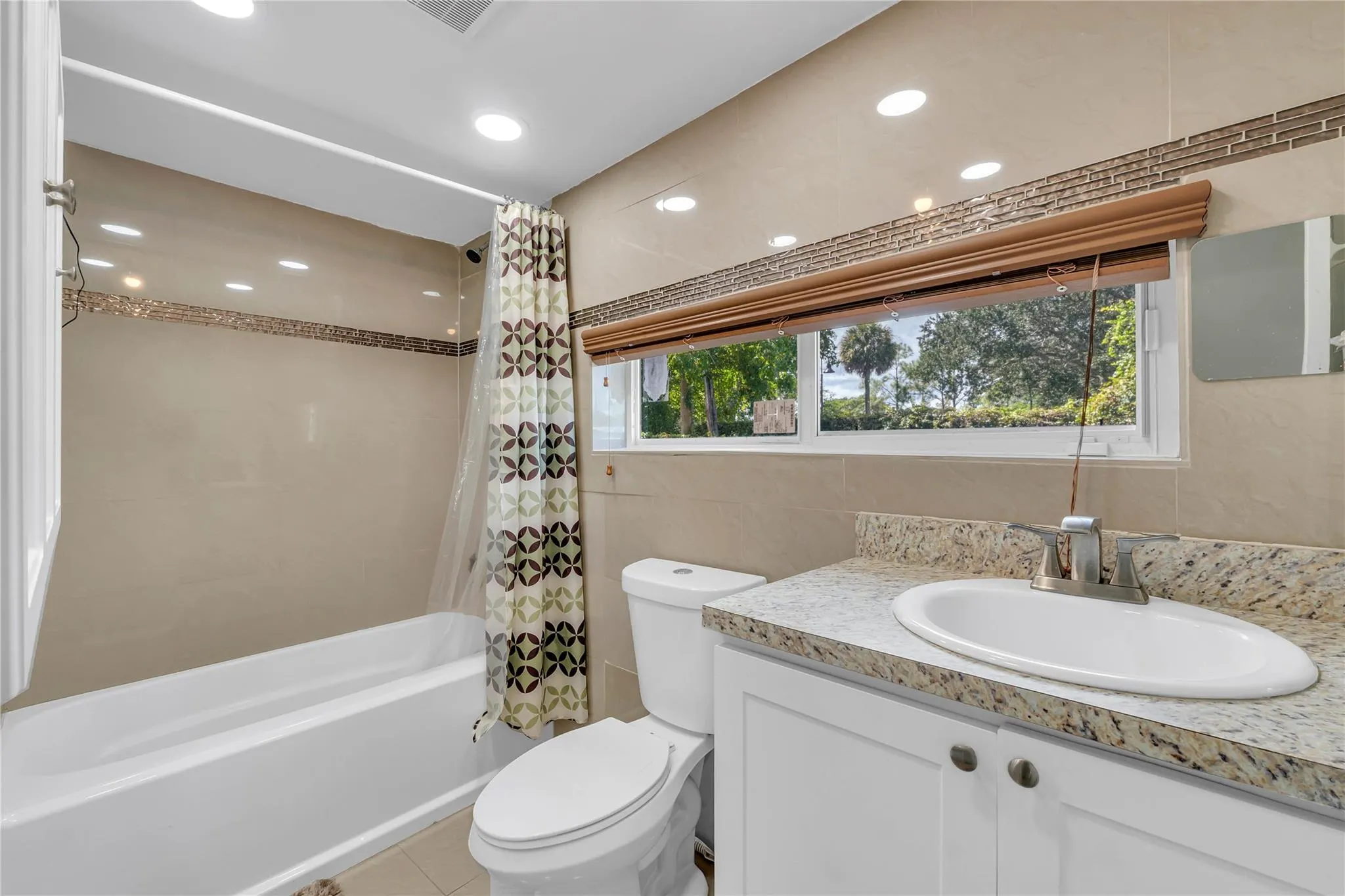 891 NW 34th Ter
