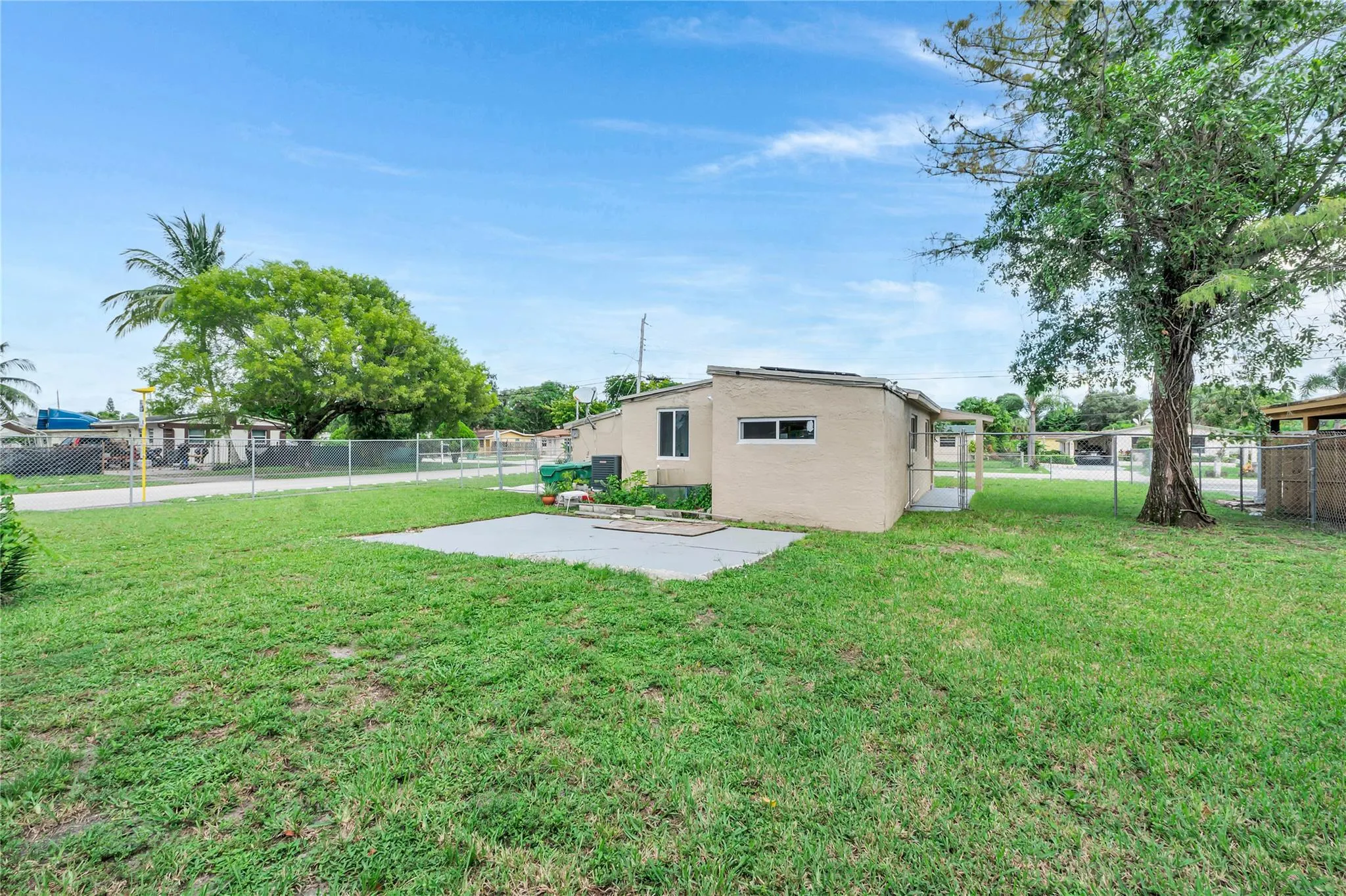 891 NW 34th Ter