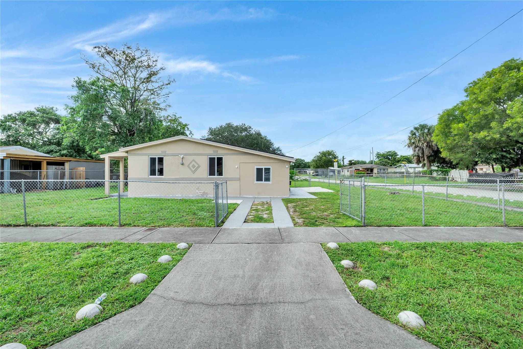 891 NW 34th Ter