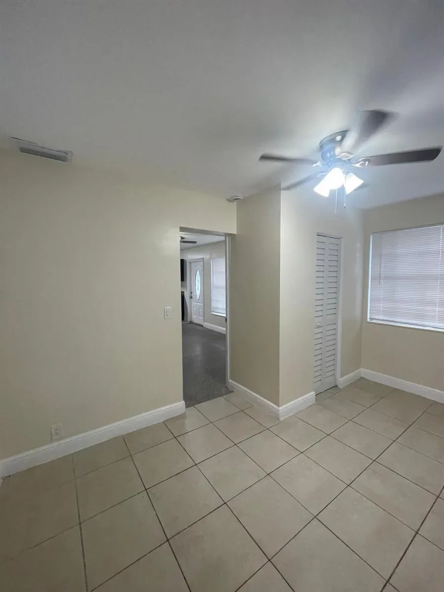 688 NW 21st St