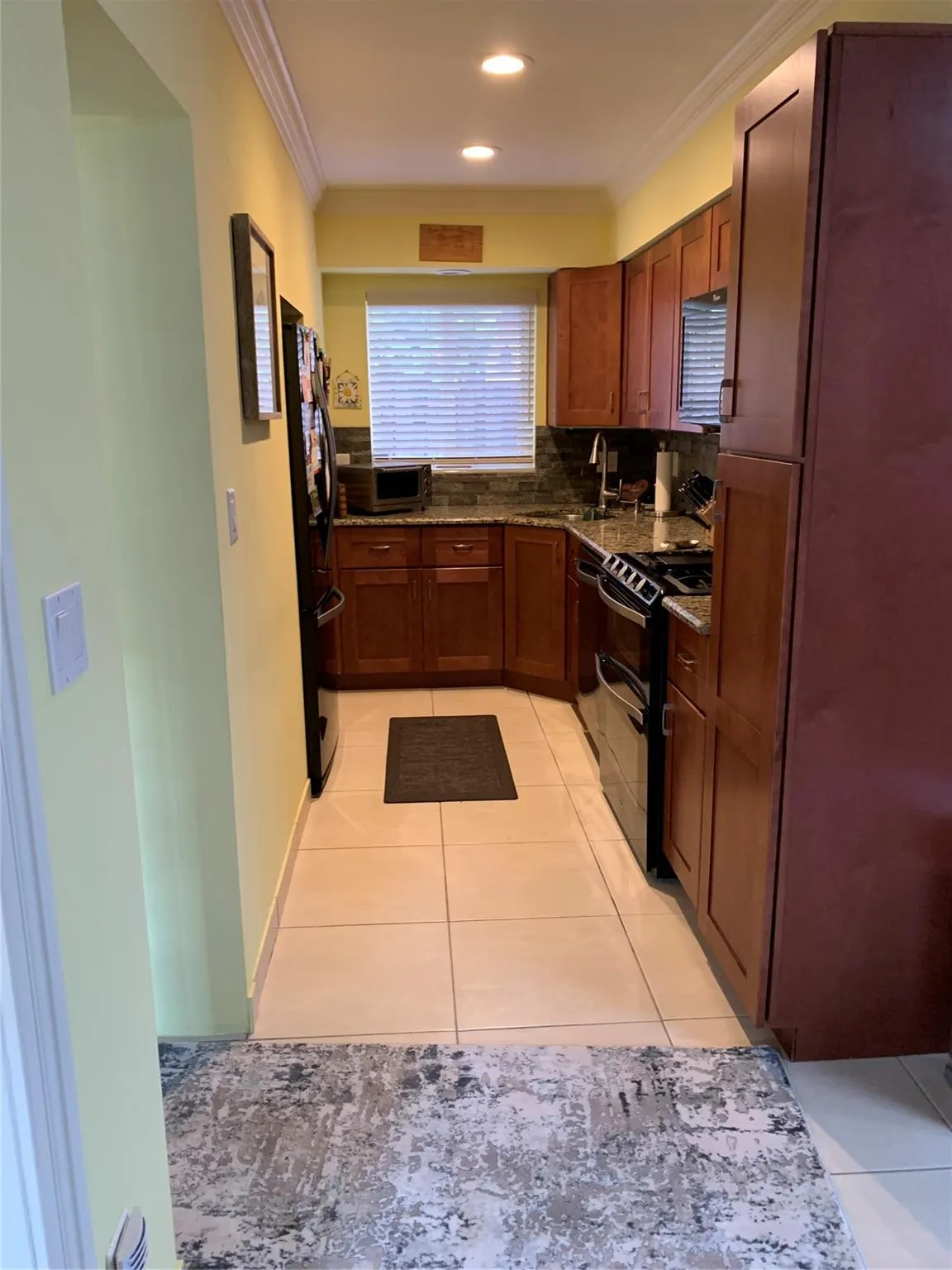 3205 Marine Dr
