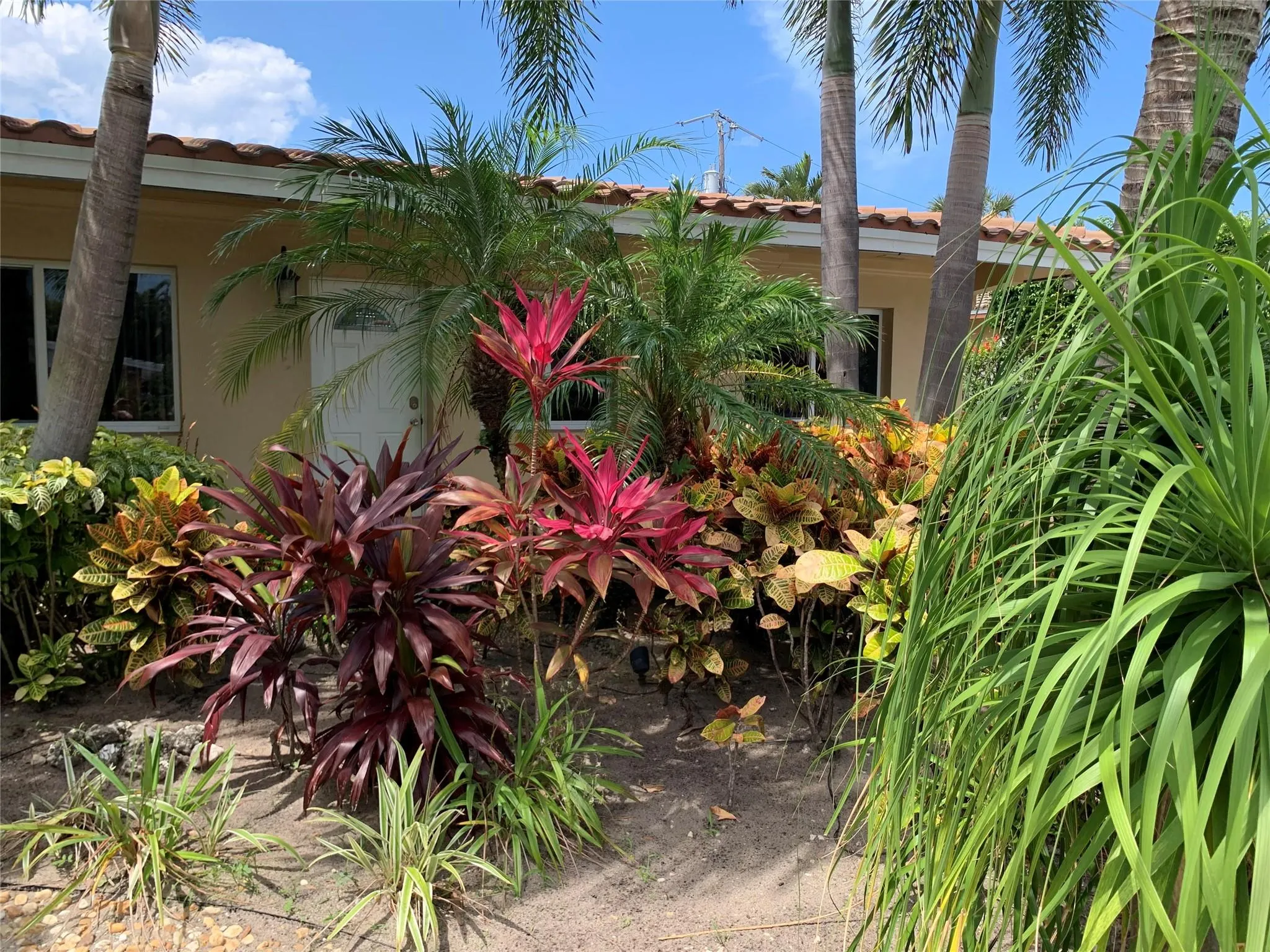 3205 Marine Dr