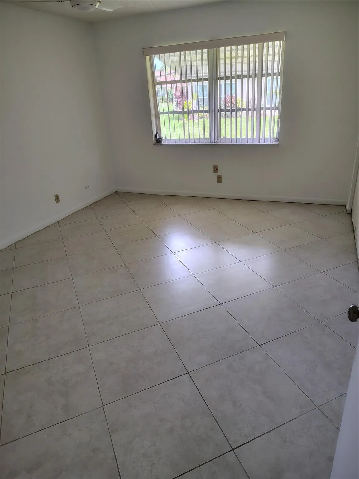 5245 NW 3rd St, #D