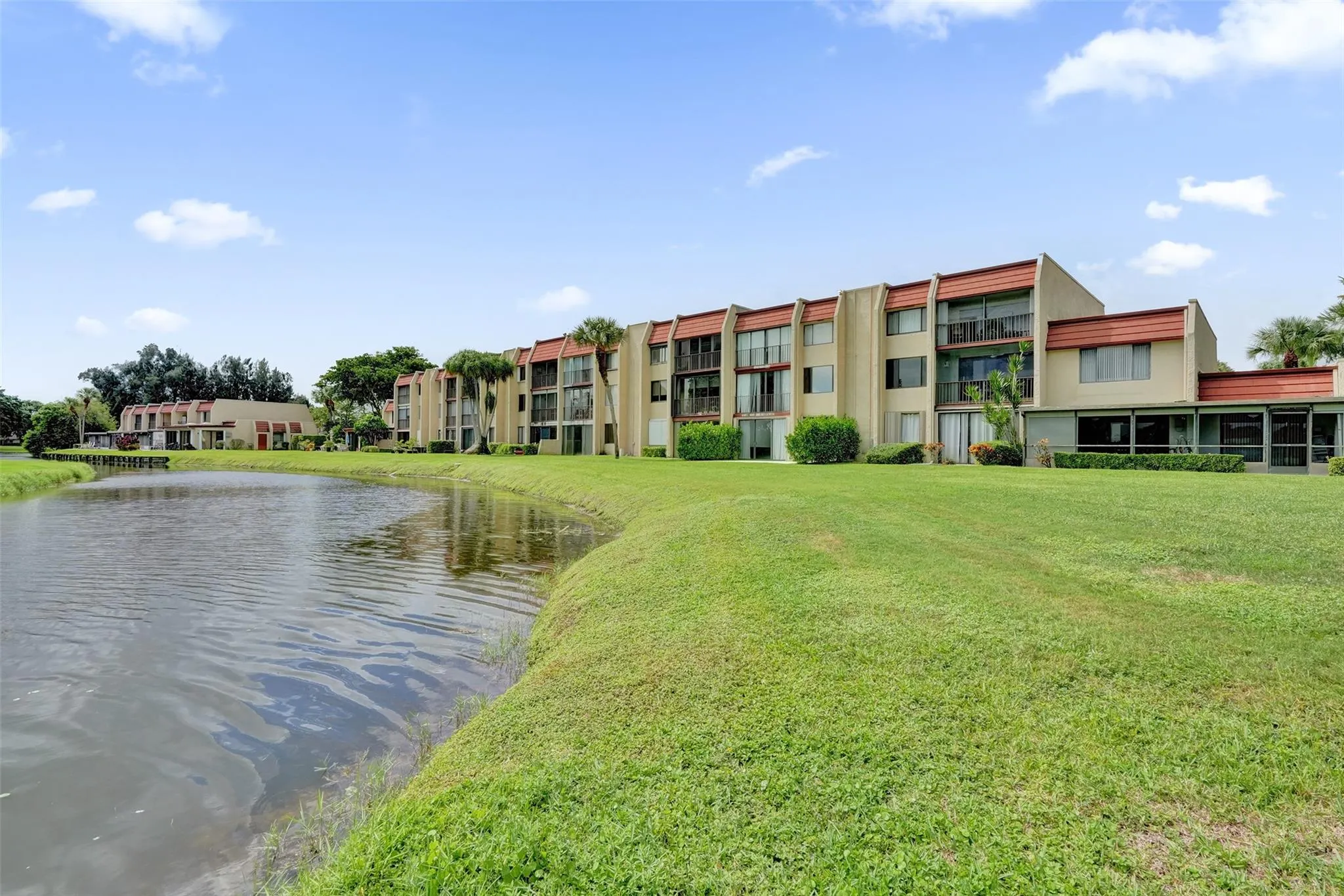 4539 Luxemburg Ct, #201