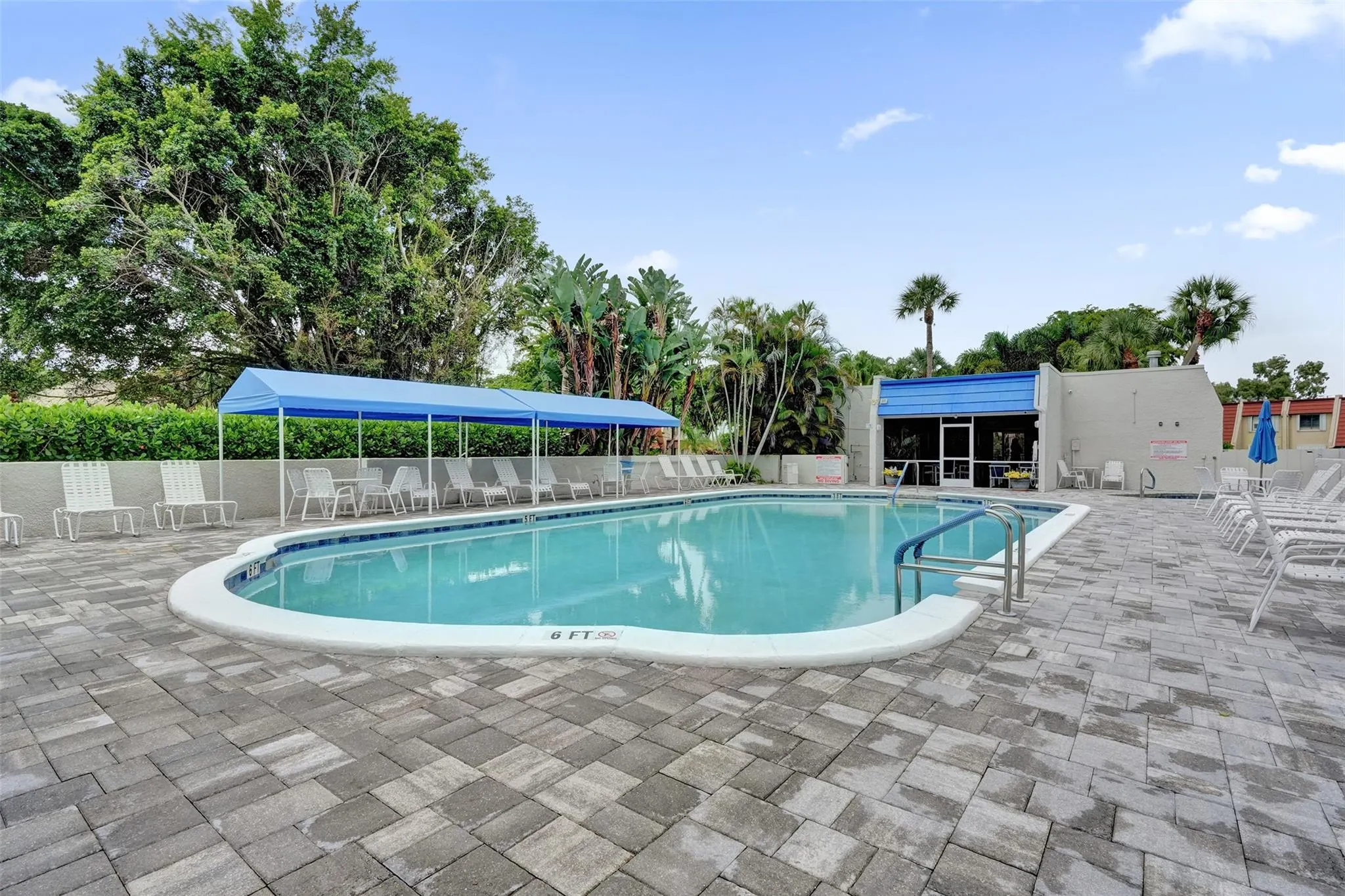 4539 Luxemburg Ct, #201