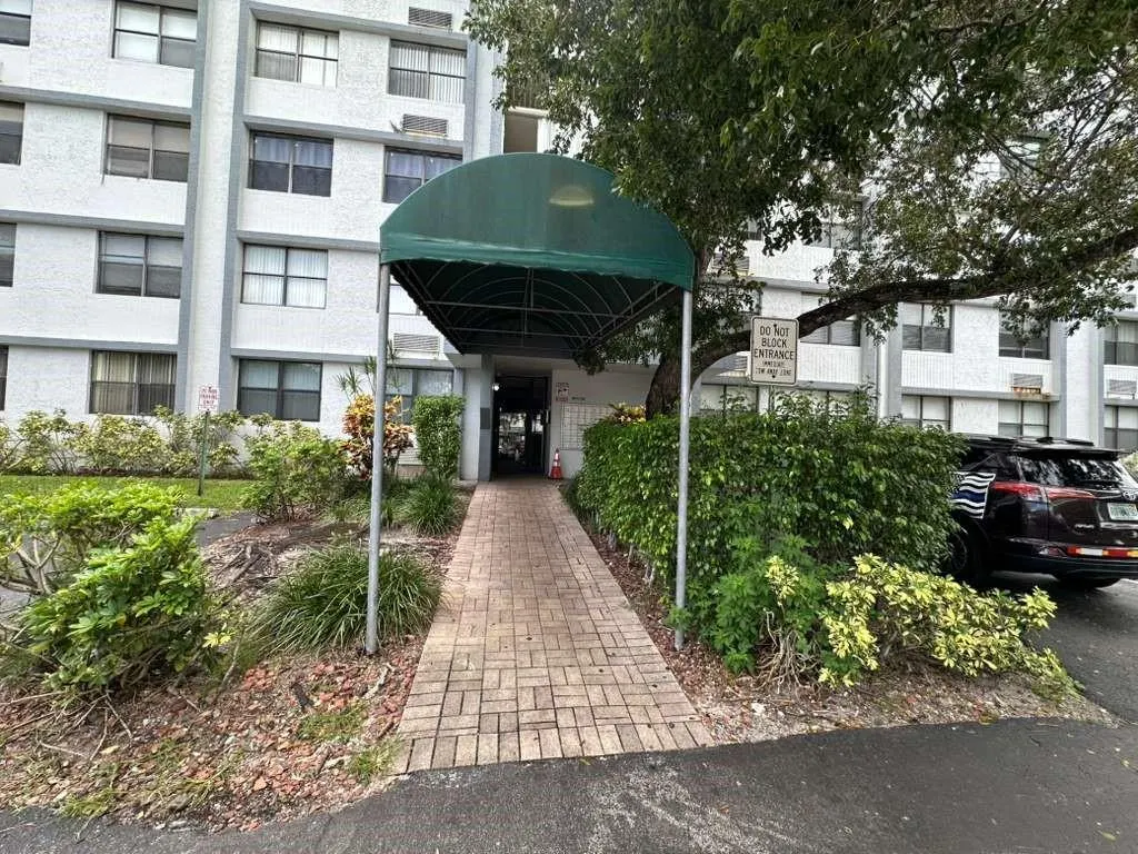 2401 Riverside Dr, #311-B