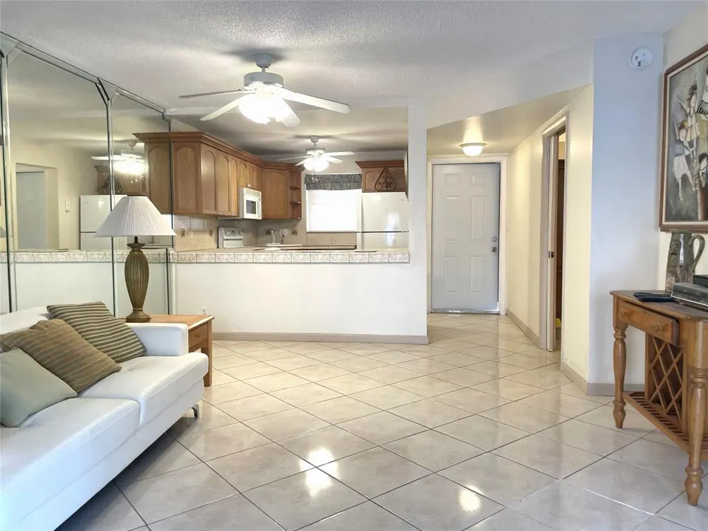 630 Tennis Club Dr, #307