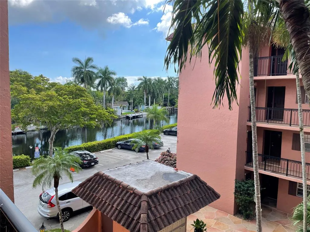 630 Tennis Club Dr, #307
