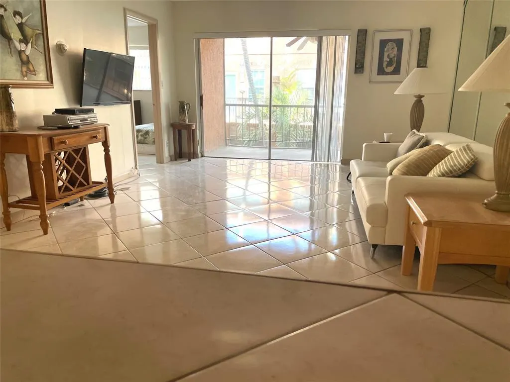 630 Tennis Club Dr, #307