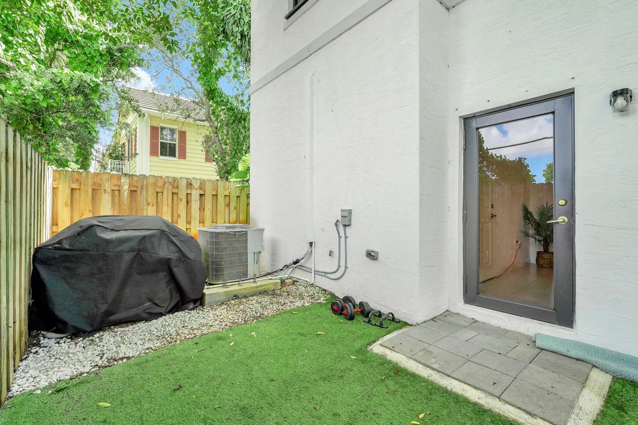 1901 SW 5th Ct