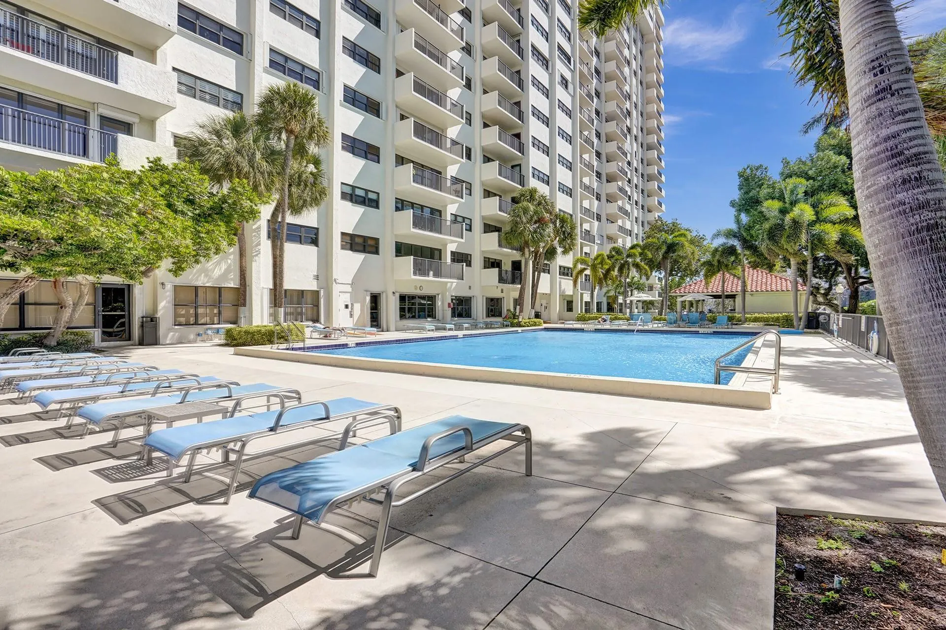 3200 Port Royale DR, #809