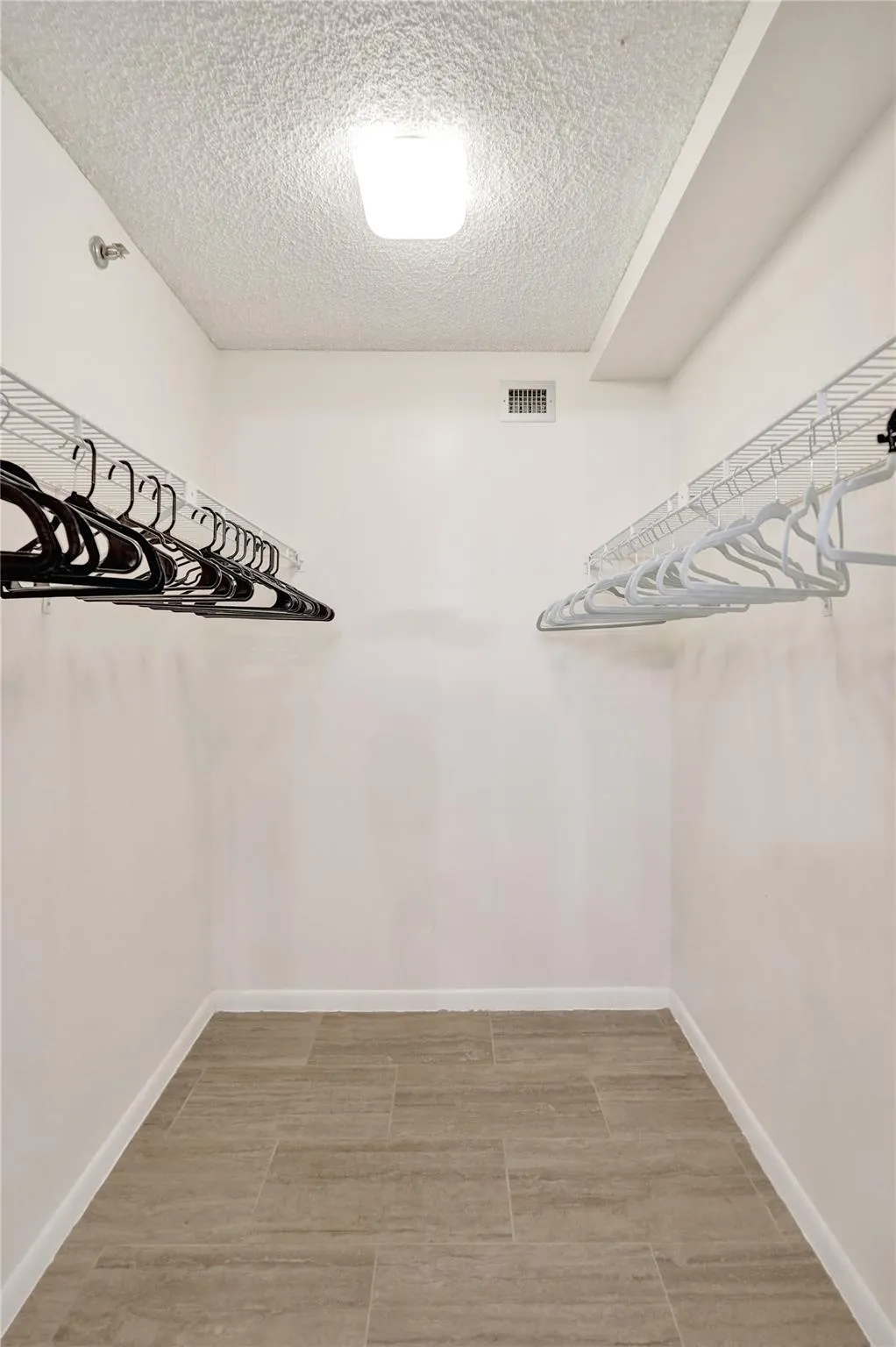 3200 Port Royale DR, #809