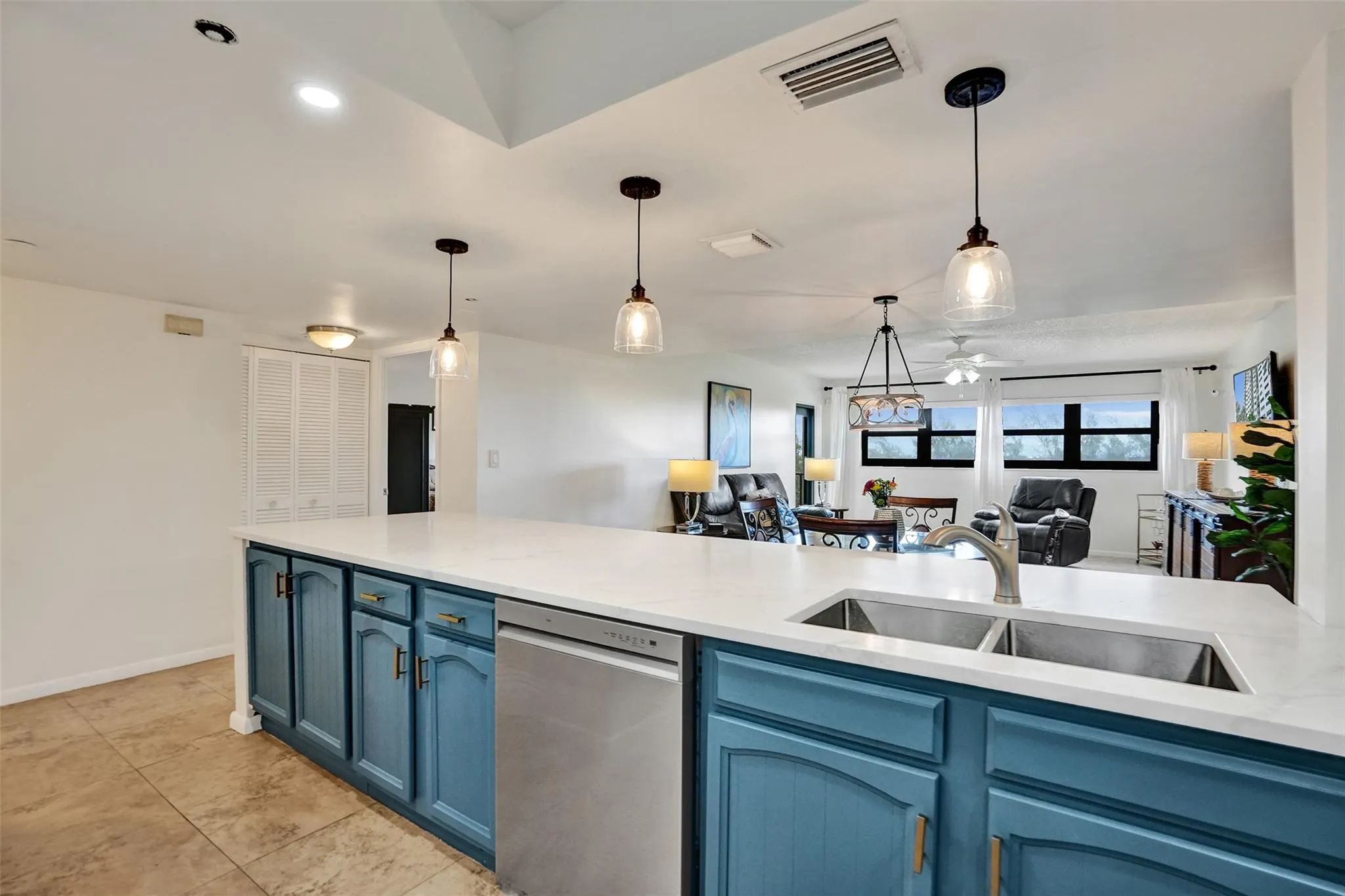 3200 Port Royale DR, #809