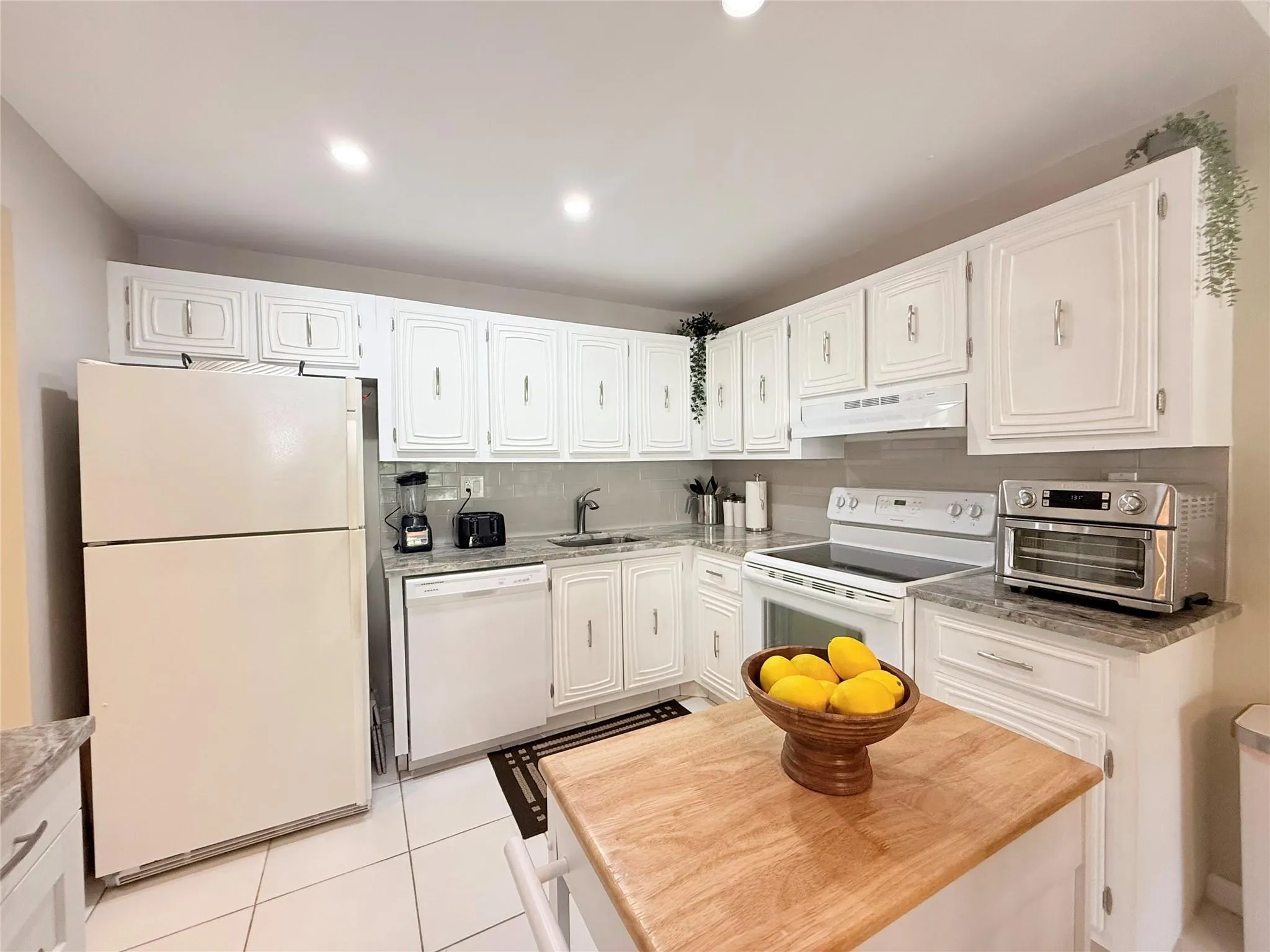 3771 Environ Blvd, #346