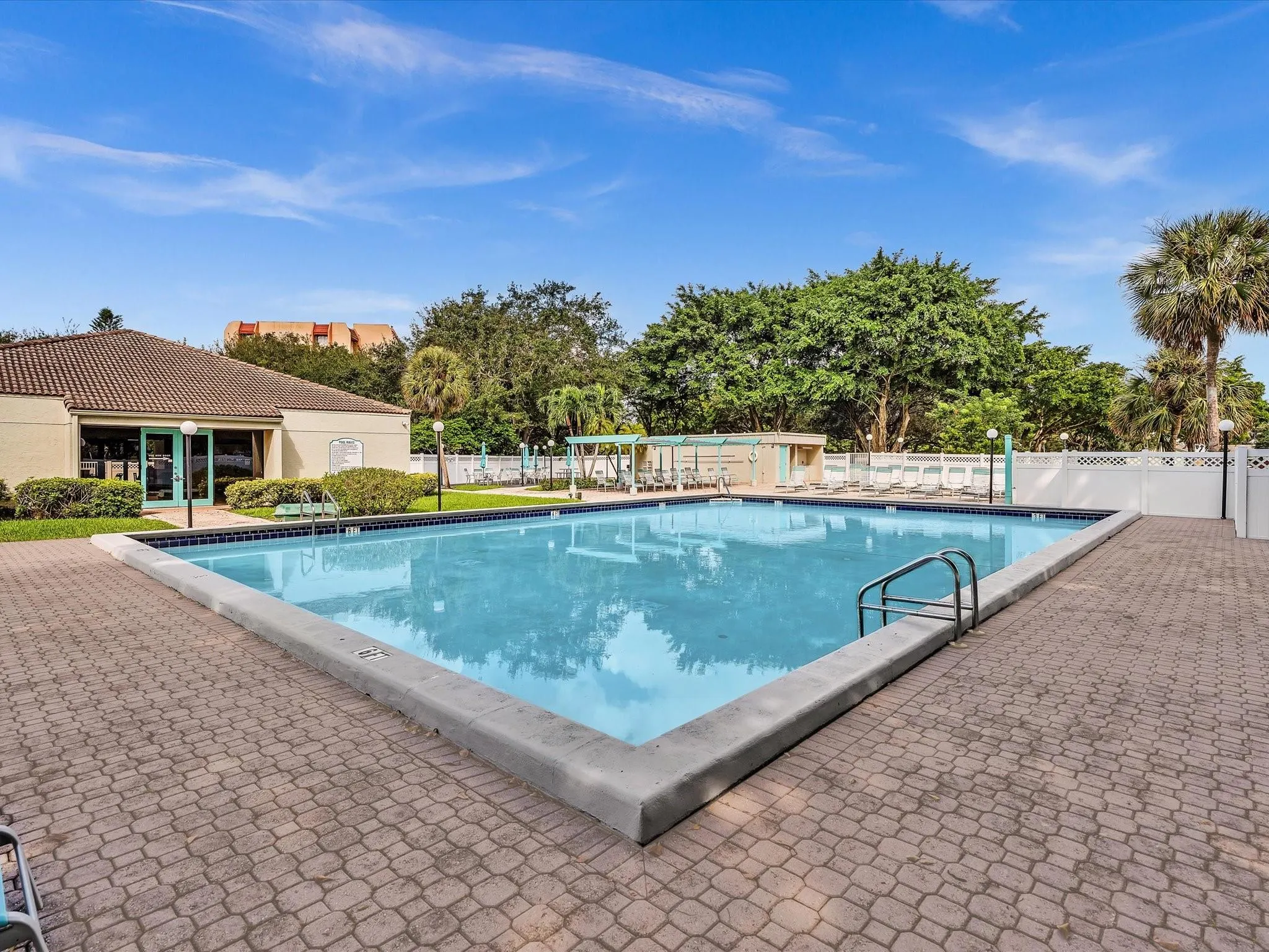 3300 W Rolling Hills Cir, #705