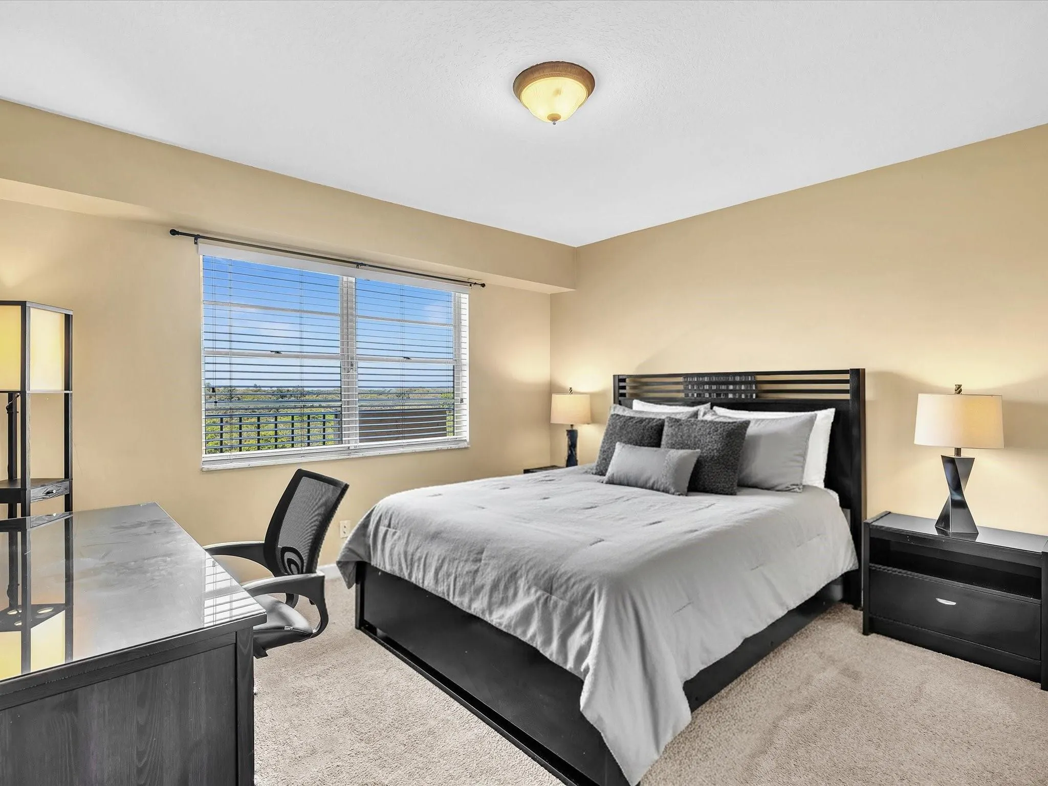 3300 W Rolling Hills Cir, #705