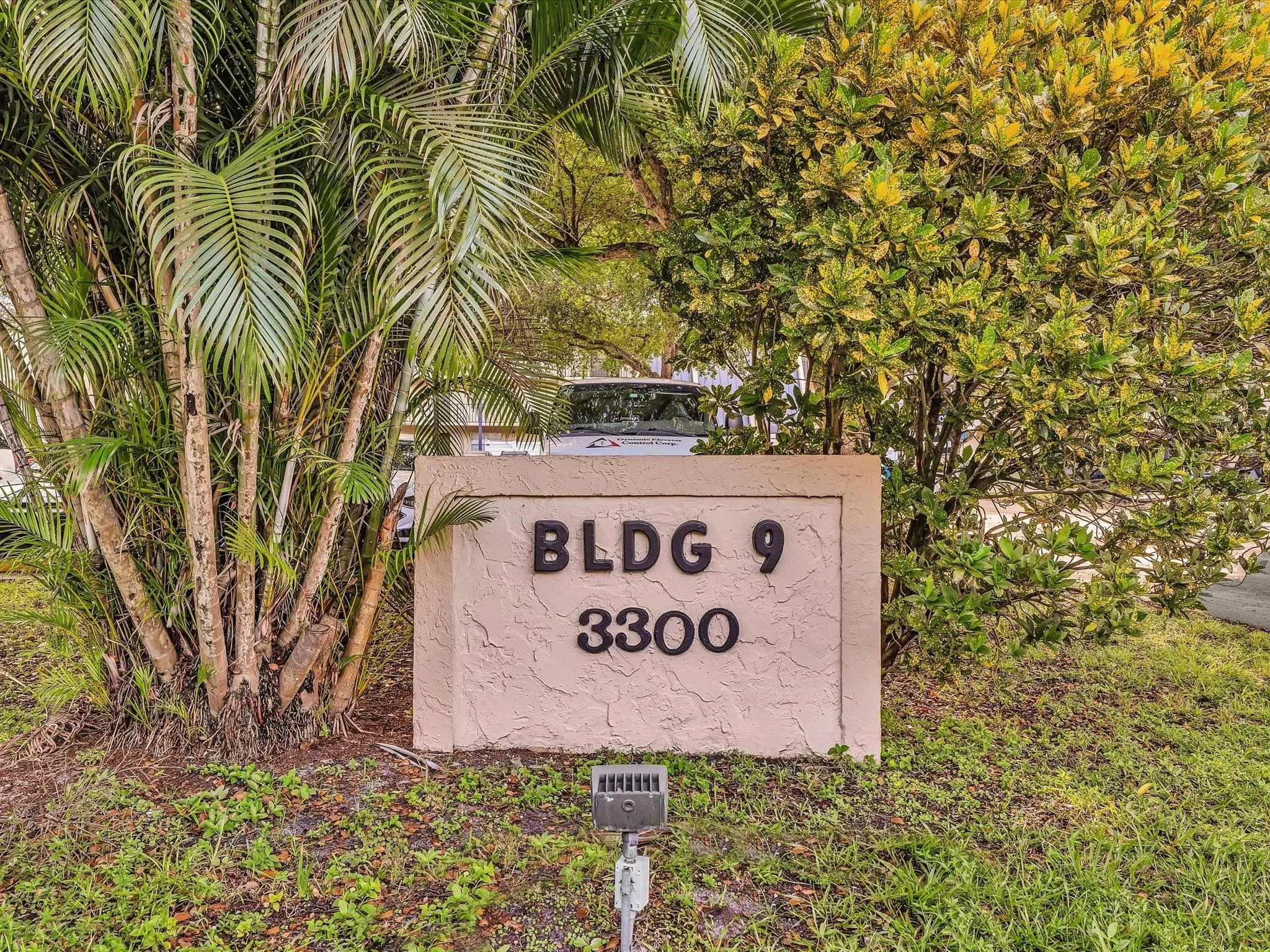 3300 W Rolling Hills Cir, #705