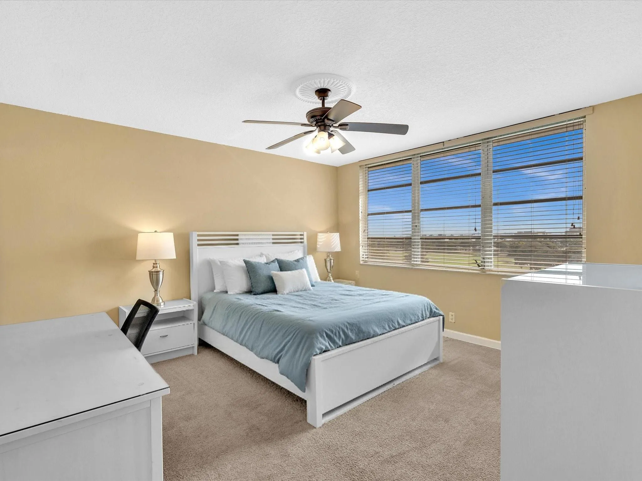 3300 W Rolling Hills Cir, #705