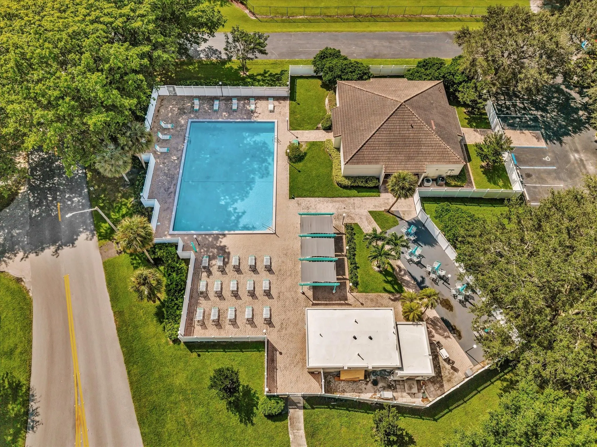 3300 W Rolling Hills Cir, #705