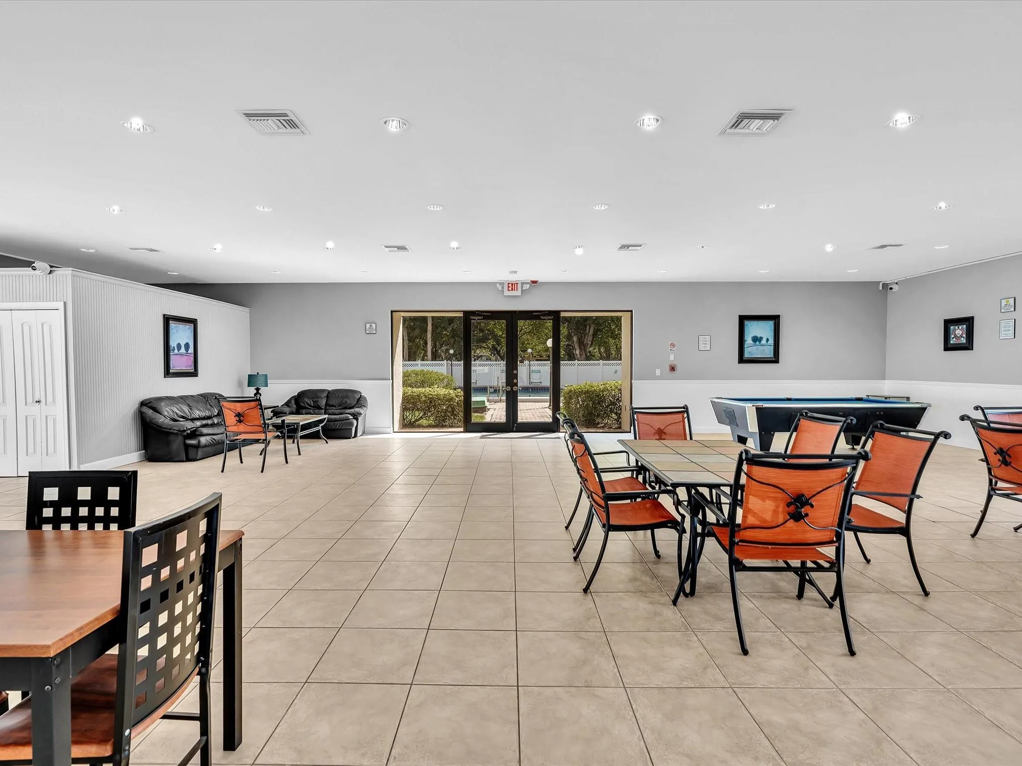 3300 W Rolling Hills Cir, #705