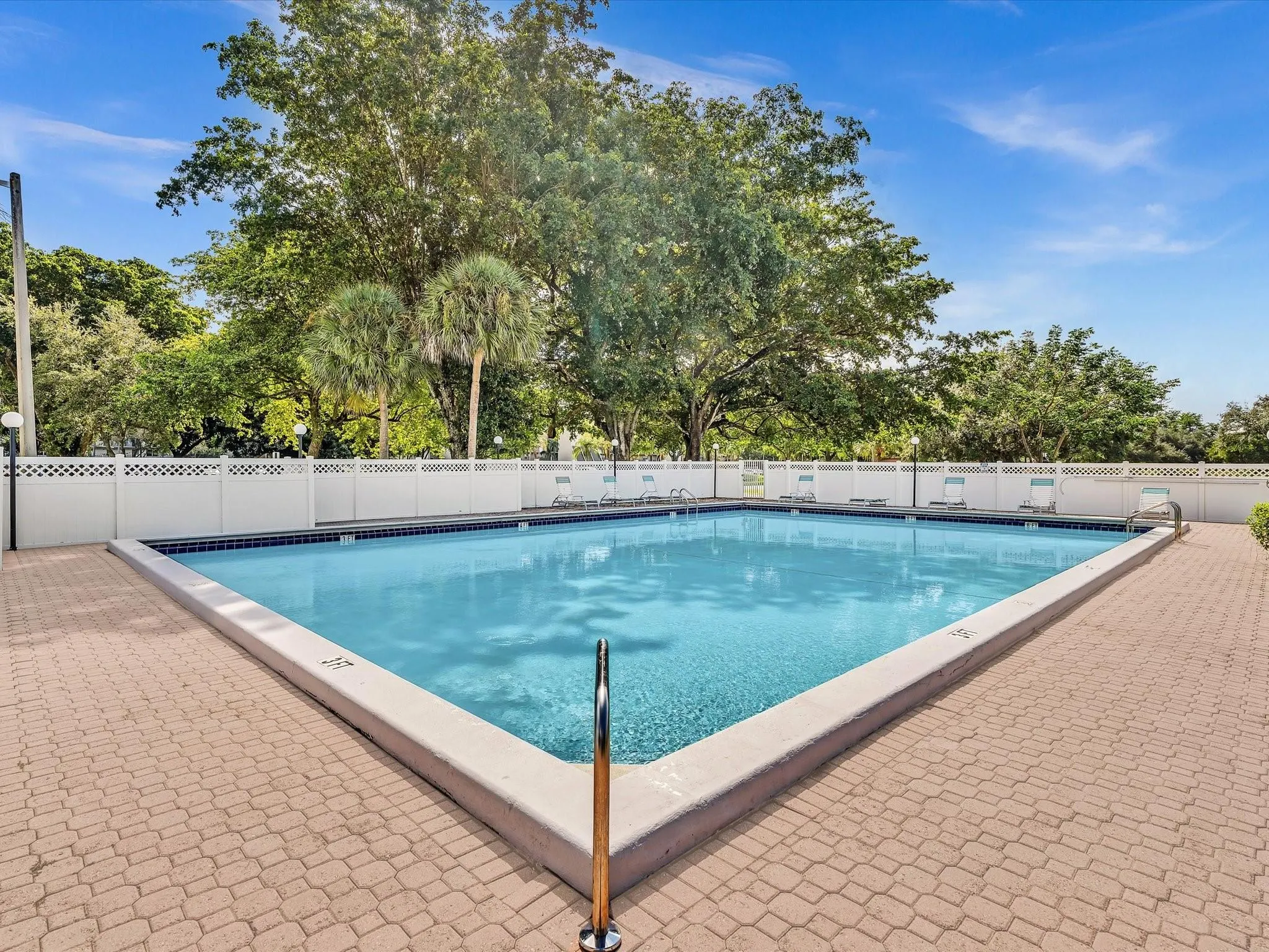 3300 W Rolling Hills Cir, #705